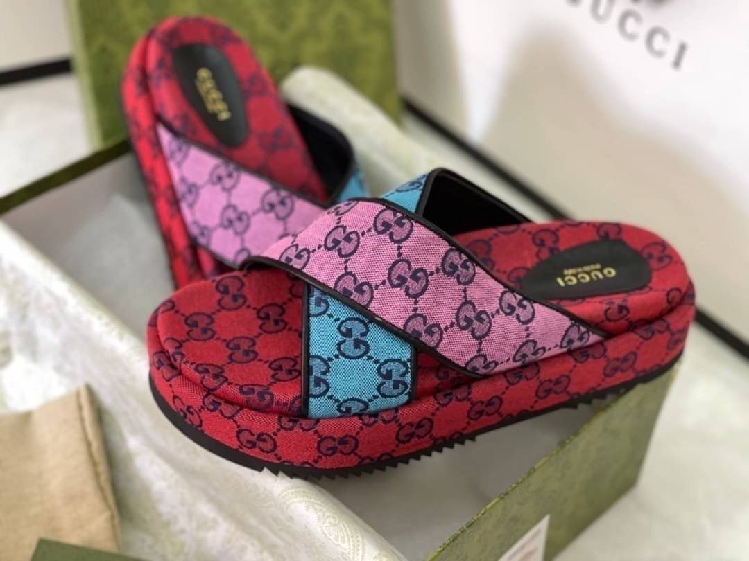 หนังแท้ GUCCI Denim Sandals / GG jacquard organic denim platform sandals / GG Shoes พร้อมส่งที่ไทย รองเท้าผ้าเดนิมเกรดเทพออริจินอล ภาพสินค้าถ่ายจากงานขายจริง ใช้งานต่างประเทศได้ค่ะ