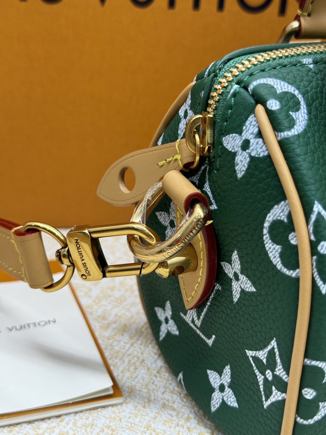 RUNWAY LV Nano Speedy P9 Bandoulière Soft Leather กระเป๋าสะพายสปีดี้รุ่นใหม่ไซส์มินิหรูหรา เกรดท็อปวีไอพี เกรดดีสุด 1:1 หนังแท้สวยงาม เก็บทุกรายละเอียด ใช้สลับแท้ ผ่านทุก ตม. ใช้งานต่างประเทศได้