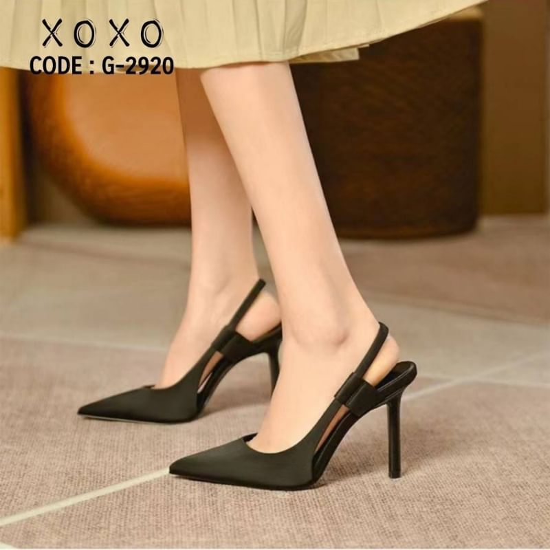 รองเท้างานสวม ส้นเข็ม รัดหลัง สไตล์สาวเปรียว ลุคมั่นใจ ทรงเปิด ด้านหน้าทรงวี ใส่แล้วขาดูเรียวยาวดี วัสดุผ้าซาติน ลายเรียบ ไม่แต่งลวดลาย น้ำหนักเบา สวมใส่ง่าย
