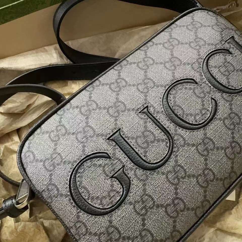 GUCCI MINI SHOULDER BAG Grey and black GG Supreme canvas กระเป๋าทรงแมสเซ็นเจอร์ เกรดออริ ท็อป สลับแท้ 1:1 เกรดดีสุด ใช้งานต่างประเทศได้