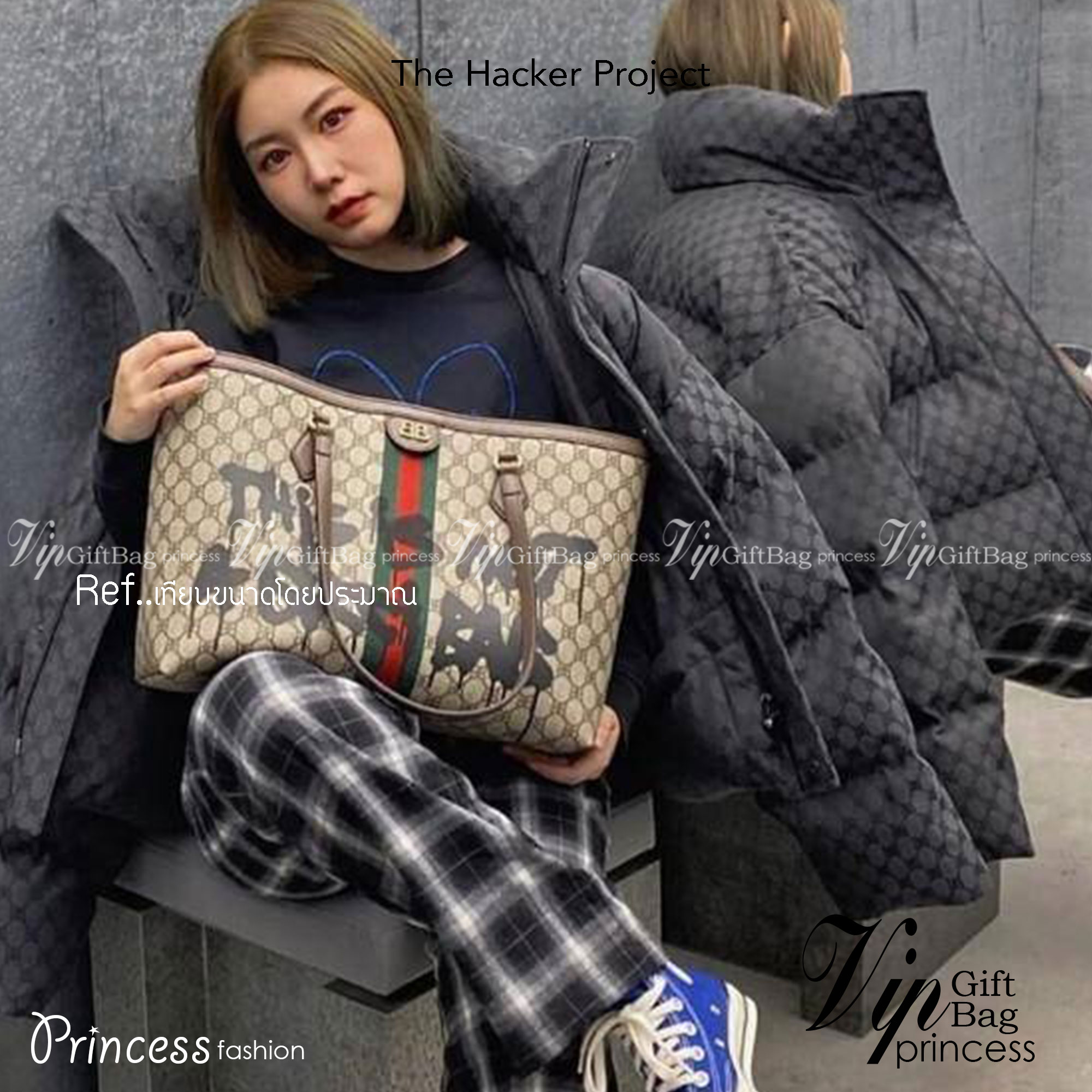 Gucci x Balenciaga The Hacker Project Graffiti Tote กระเป๋าช้อปปิ้งทรงโท้ท โดดเด่นด้วยลวดลายเพ้นท์กราฟฟิตี้ ใบใหญ่ จุสัมภาระได้อย่างจุใจ