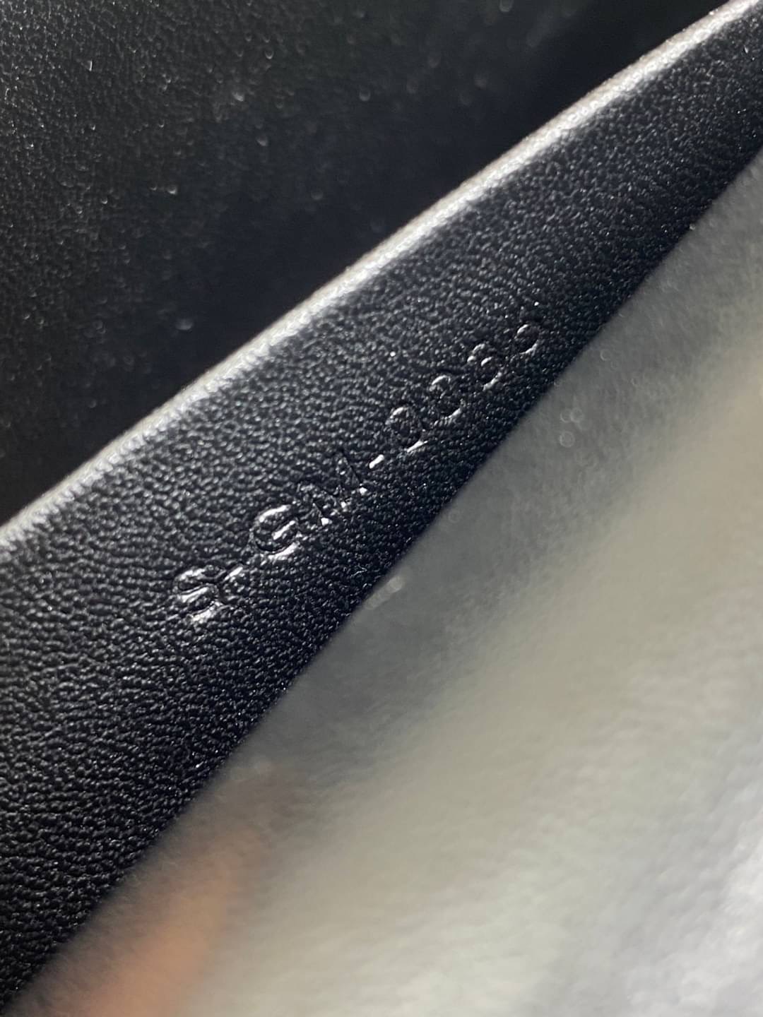 CELINE CHAIN SHOULDER BAG MATELASSE MONOCHROME ภาพสินค้าถ่ายจากงานขายจริง ใช้งานต่างประเทศได้