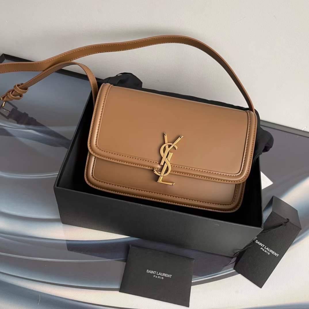 YSL Solferino medium crossbody bag คอลเล็คชั่นน้องโรเซ่ ROSE BLACKPINK ที่สุดแห่งความคลาสสิก เกรดออริจินอล หนังสวยมาก กระเป๋าสะพายรุ่นที่สาวๆ ทุกคนควรมีติดตู้ ภาพถ่ายจากงานขายจริง สวยตามรูป ไม่ผิดหวังค่ะ