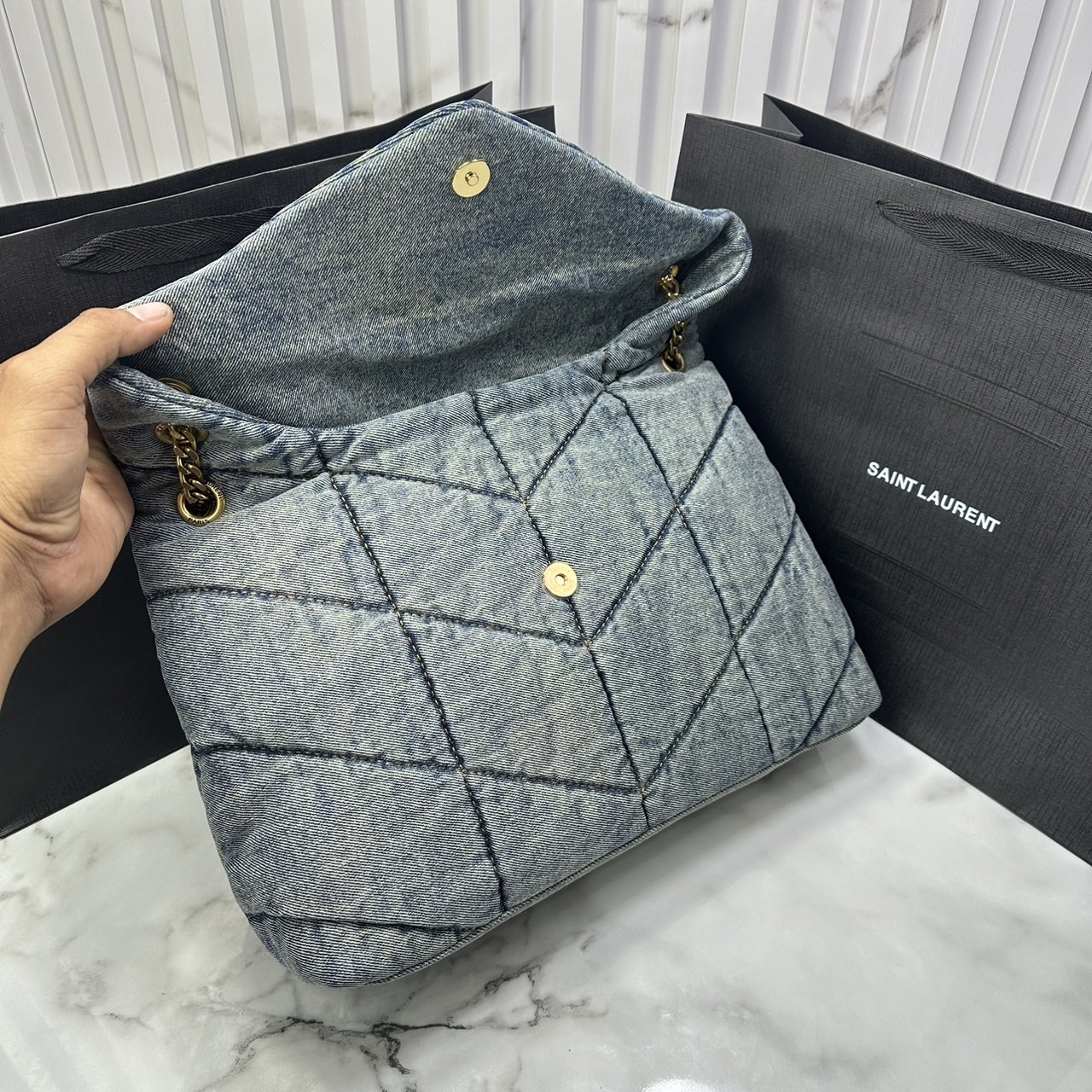 YSL PUFFER MEDIUM in suede and denim / YSL Loulou Denim Shoulder bag กระเป๋าสะพายเดนิมเย็บลายเชฟรอนควิลท์