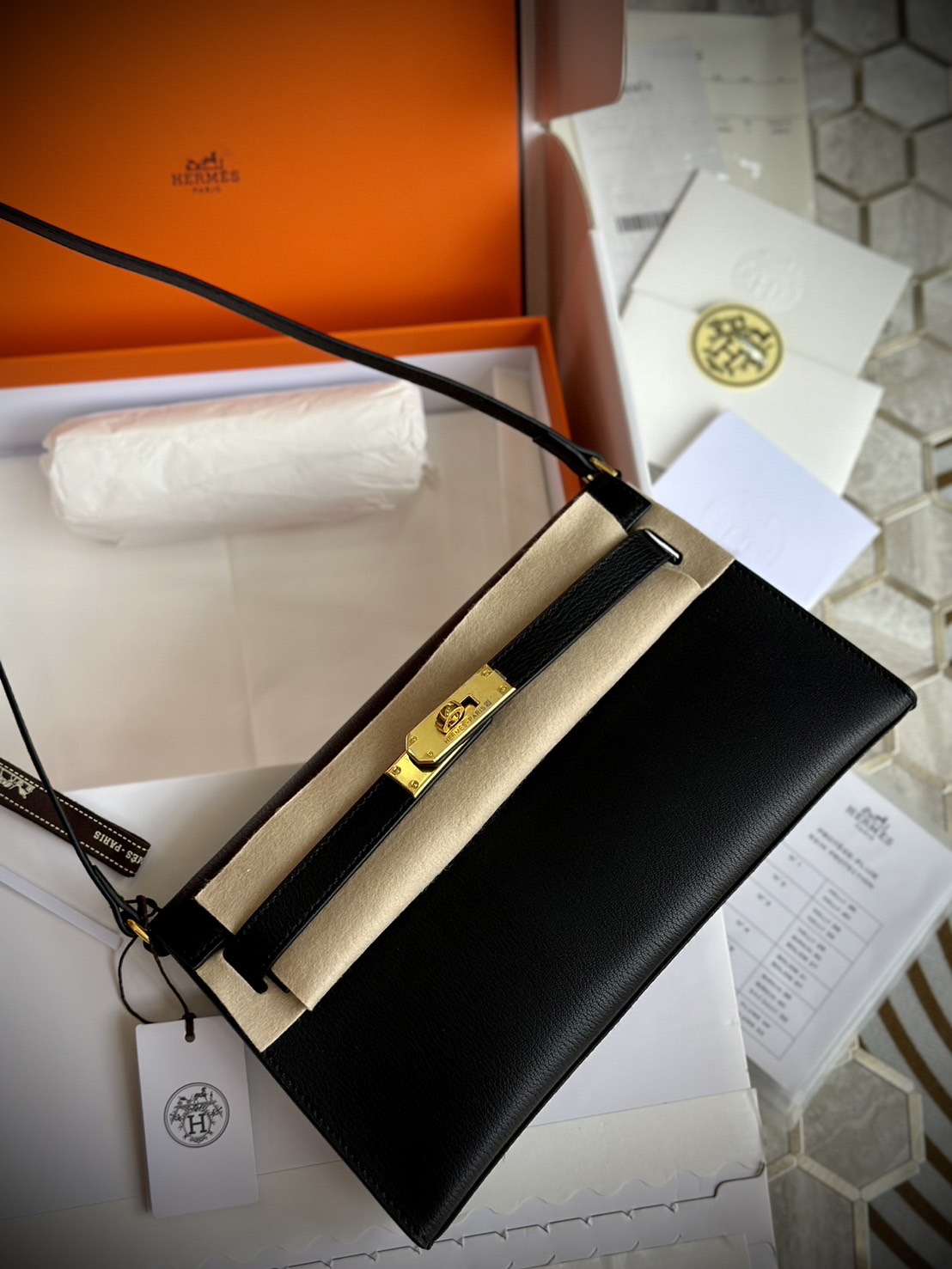 HERMES Kelly Classique To Go wallet swift leather เกรดงานดีสุด กระเป๋าแบรนด์หรูทรงกระเป๋าสตางค์ หนังแท้ เกรดออริ ท็อป สลับแท้ 1:1 ใช้งานต่างประเทศได้