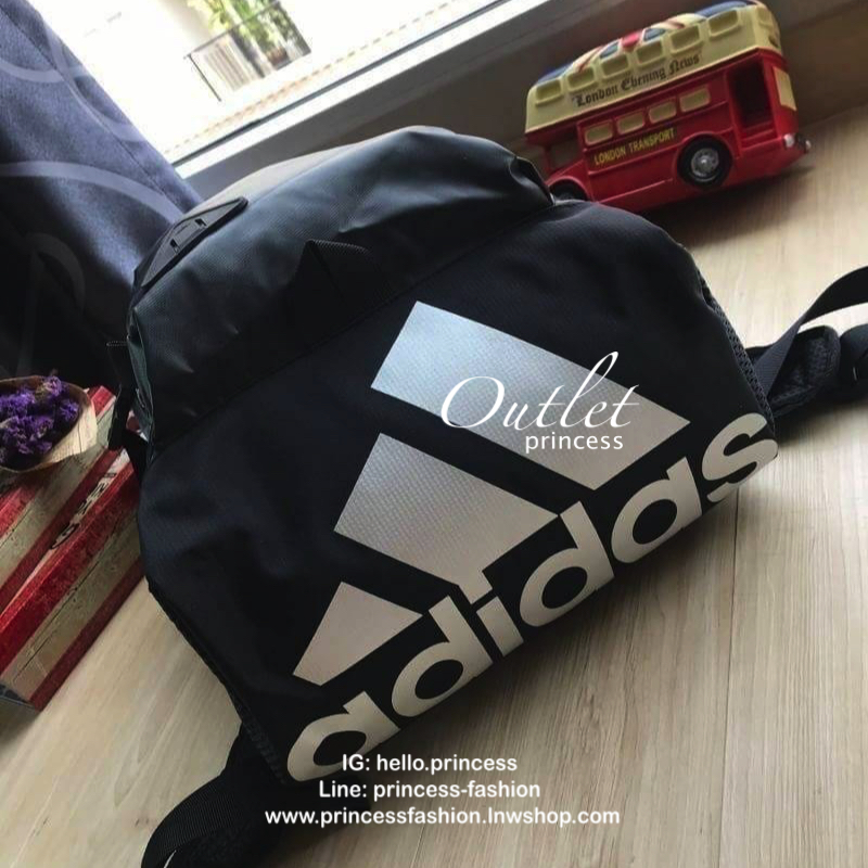 Adidas Adidas BTS BP1 [AZ8644] Backpack Black กระเป๋าเป้สะพายหลัง รูปทรงคลาสสิคคลาสสิกเรียบง่ายในแบบอาดิดาส รองรับทุกการใช้งานที่คต้องการ กระเป๋าสะพายหลังใบนี้ผลิตจากโพลีเอสเตอร์เบาและกันน้ำ ออกแบบให้จุได้เยอะและเก็บทรงไม่ให้ดูเทอะทะ ไม่ว่าจะเป็นหนังสือหร