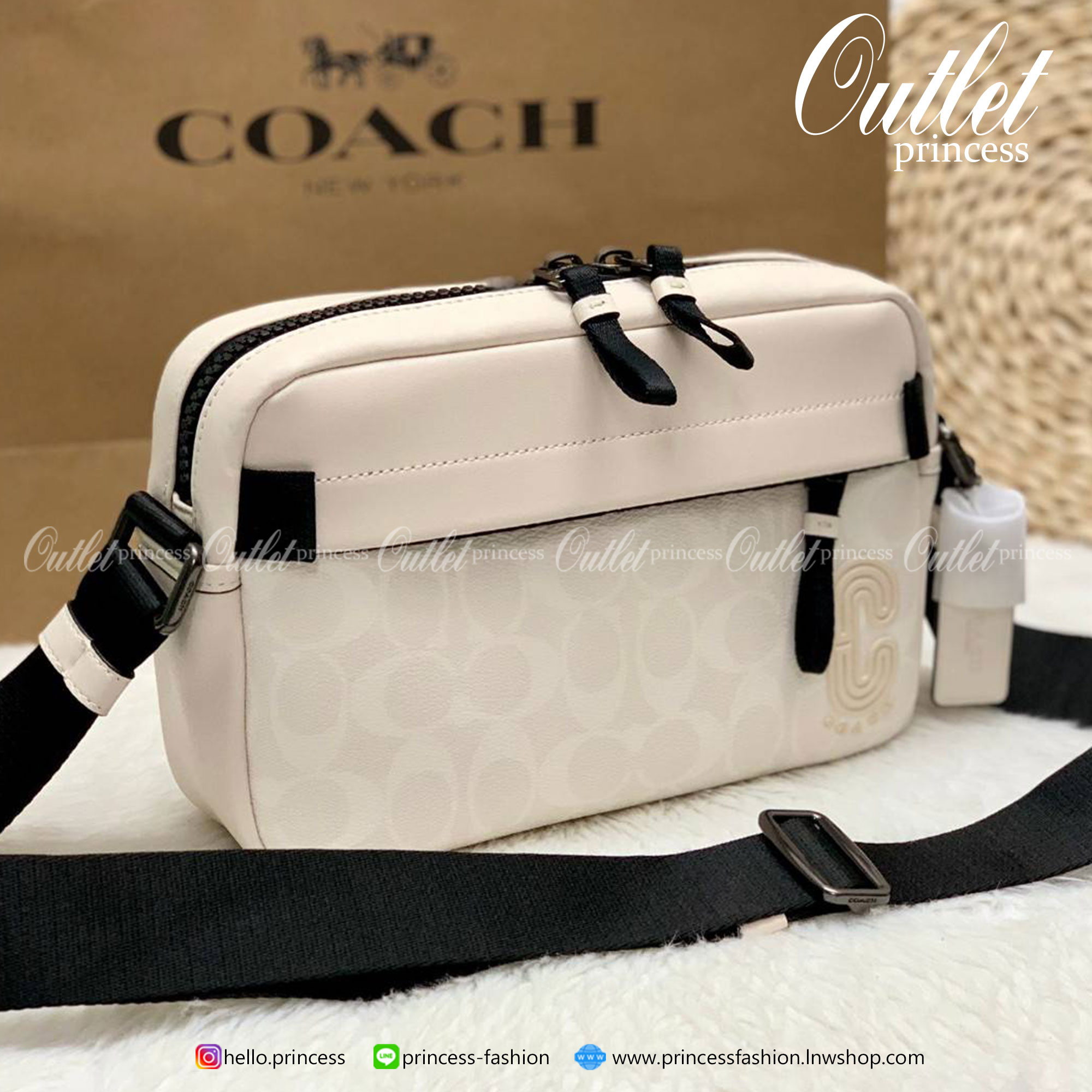 COACH EDGE CROSSBODY IN SIGNATURE CANVAS ((2338//2945)) 🌈สินค้าออกใหม่ พร้อมส่งค่ะ! กระเป๋าสะพายครอสบอดี้ร์ วัสดุหนังแท้ หนังนิ่มอย่างดีค่ะ ด้านหน้ามีช่องซิปซ่อนให้หนึ่งช่อง เปิดปิดช่องหลักแบบซิปคู่ภายในกว้าง ใส่ของได้จุเลยนะคะ มีช่องซิปและช่องเล็