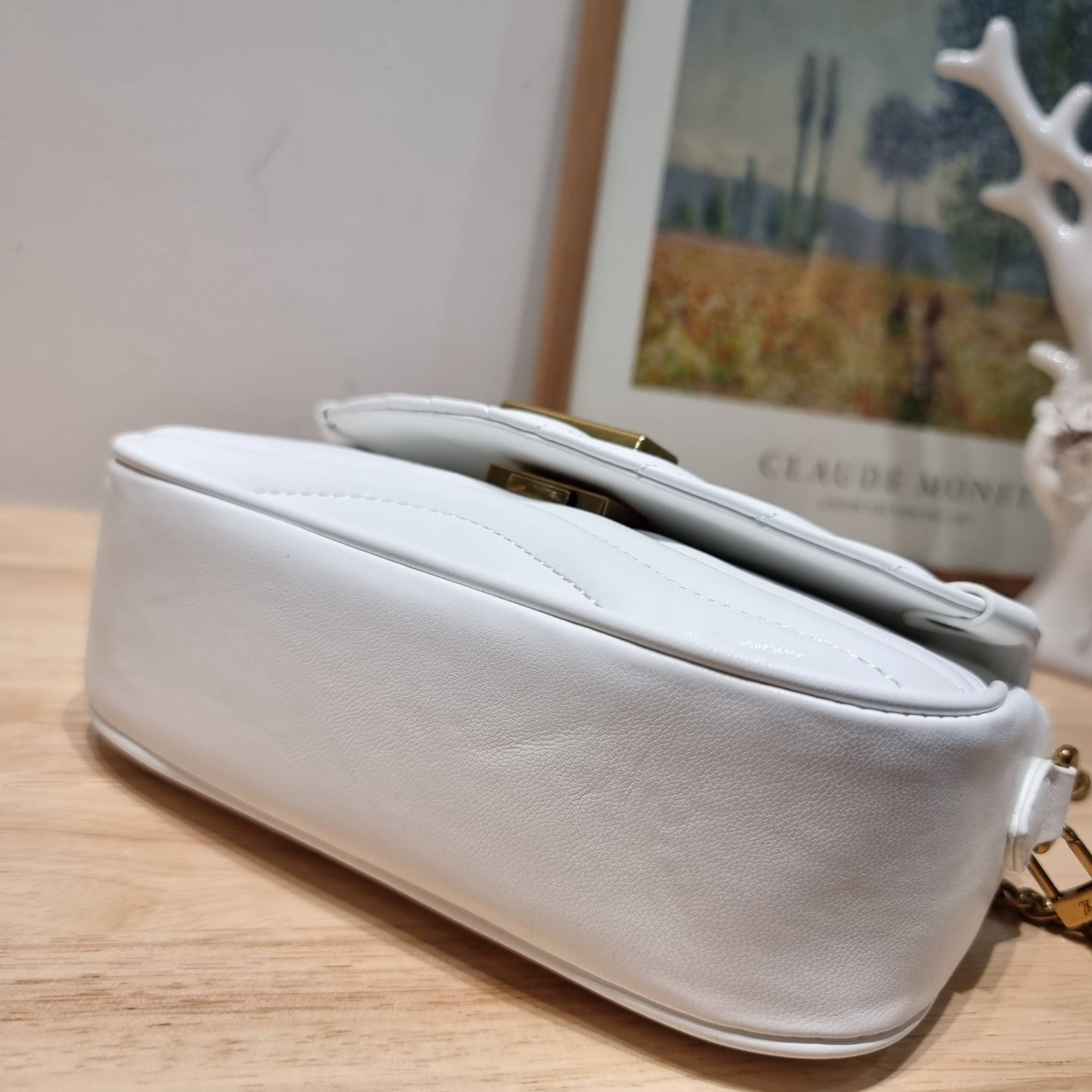 LV new wave pochette multi bag กระเป๋าสะพายมัลติฟังก์ชั่น มาพร้อม box set รับรองว่าดีงาม ลูกเล่นคลาสสิคผสานความวินเทจ