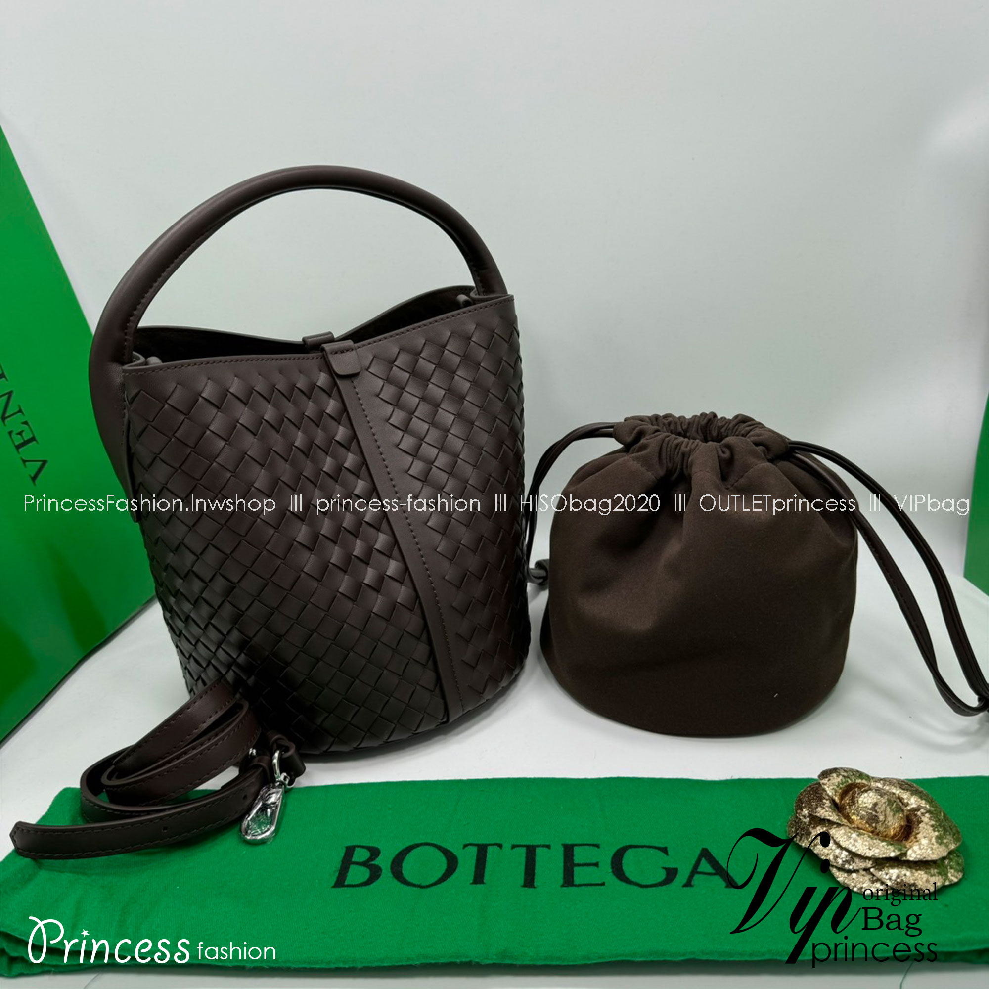 BOTTEGA MINI CABAT LEATHER TOTE BAG 19cm กระเป๋าสะพายขนาดมินิ พร้อมใบลูก ดีไซส์สานเป็นเอกลักษณ์ หนัง nappa นิ่มสวยงาม