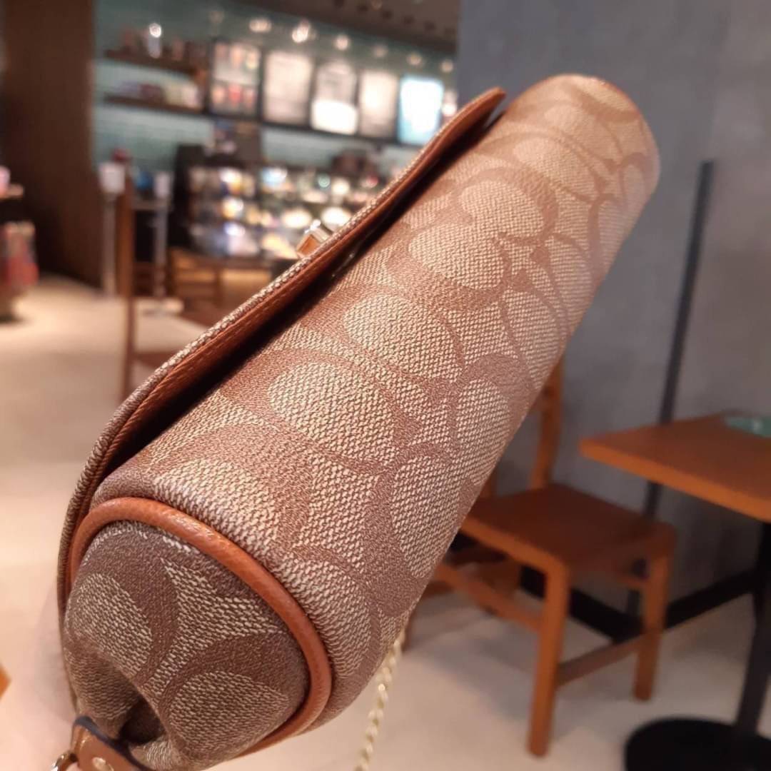 COACH F34615 MINI RUBY CROSSBODY IN SIGNATURE CANVAS ไอเท็มหายาก!! Best seller!! ยกให้น้องเลย!! 👍🎊👍💥 กระเป๋าสะพายข้างรูบี้ ทรงกะทัดรัด ไซส์กำลังดี ดีไซน์เรียบหรูในความเป็นเอกลักษณ์โค้ช ใช้งานง่าย สะดวก วัสดุหนังแคนวาสเคลือบ