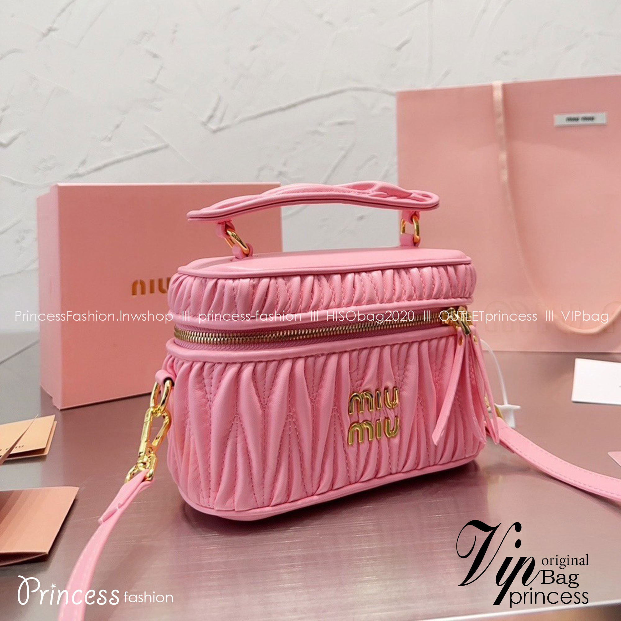 MIU MIU Matelasse nappa leather shoulder bag / MIU MIU BAG พร้อมส่ง 4 สี กระเป๋าสะพายทรงกล่อง ให้ความละมุม ลุคคุณหนูน่ารักสุดๆ คะ