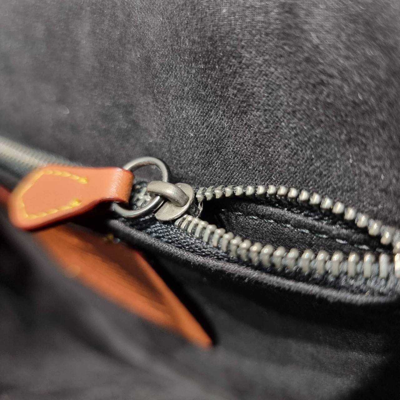 COACH Soft Tabby Messenger In Signature Canvas C8430 CH769 ไอเท็มที่หนุ่มๆต้องไม่พลาด กระเป๋าทรงแมสเซนเจอร์ใบใหญ่กำลังพอดี พร้อมด้วยสายสะพาย 2 เส้น