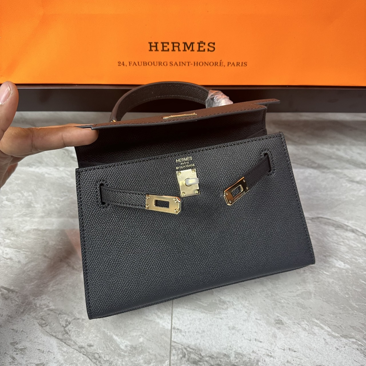 ORI หนังแท้ | Hermes Mini Kelly Pochette 20cm จิ๋วแต่แจ๋ว ราคาพุ่งยิ่งกว่าทอง พร้อมสายสปอร์ต กระเป๋าสะพายที่สุดแห่งหรูหราลัคชู นิยามของความสง่างามเหนือกาลเวลา