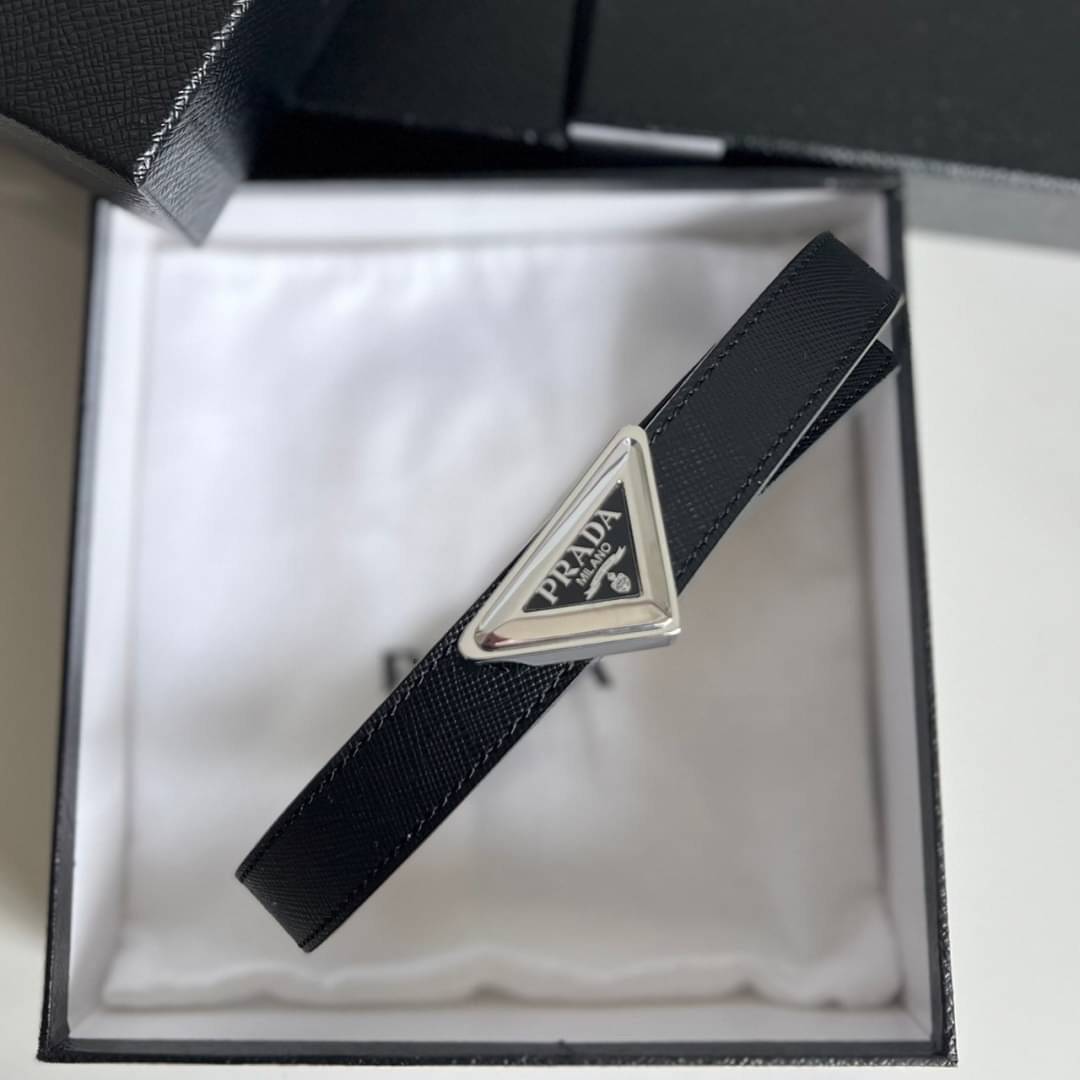 PRADA BELT LOGO 2CM / Prada Triangle Saffiano Logo Belt เข็มขัดพราด้าทรงสามเหลี่ยม เกรดใช้สลับของจริง หนังแท้ ออริจินอล ใช้งานต่างประเทศได้