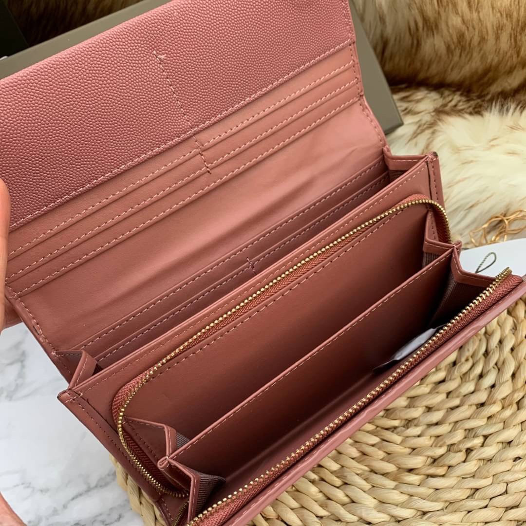 ของแท้ 💯% CHARLES & KEITH METAL TASSEL CLASSIC LONG WALLET กระเป๋าเงินใบยาวรุ่นพู่ยอดฮิต!! หนังพิมพ์ลายคาร์เวียร์ใช้ทน ด้านหลังมีช่องใส่บัตร/แบงค์ได้