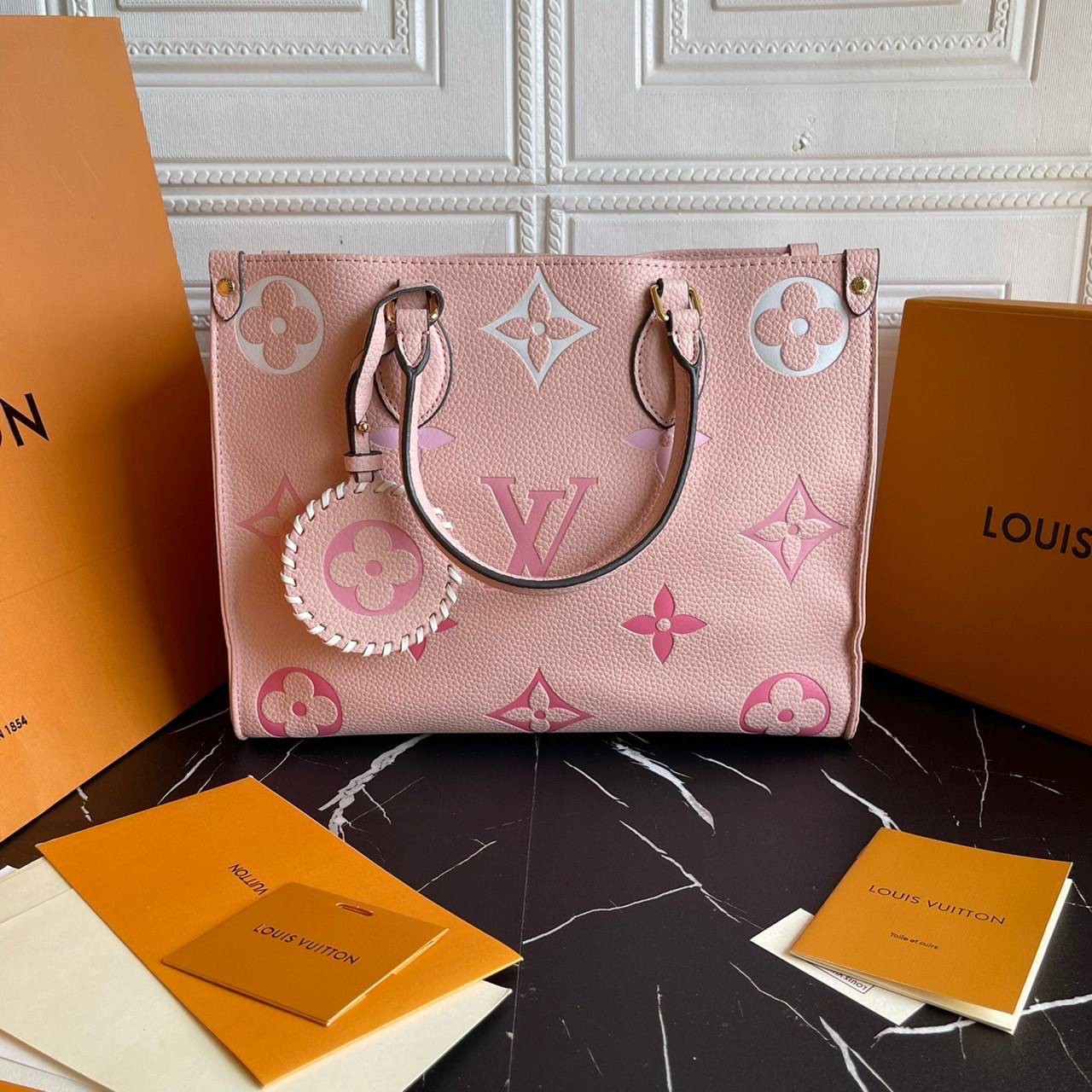 หนังแท้ LOUIS VUITTON Empreinte Monogram Giant By The Pool Onthego พร้อมส่งที่ไทย เกรดใช้งานต่างประเทศได้