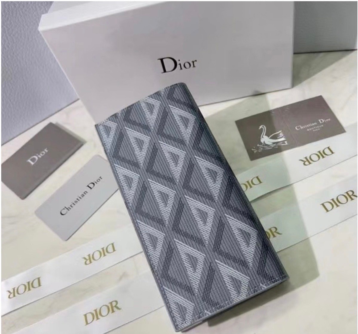 DIOR Vertical Long Wallet Dior CD Diamond Canvas กระเป๋าสตางค์ใบยาว พร้อมส่งที่ไทย ภาพสินค้าถ่ายจากงานขายจริง ใช้งานต่างประเทศได้
