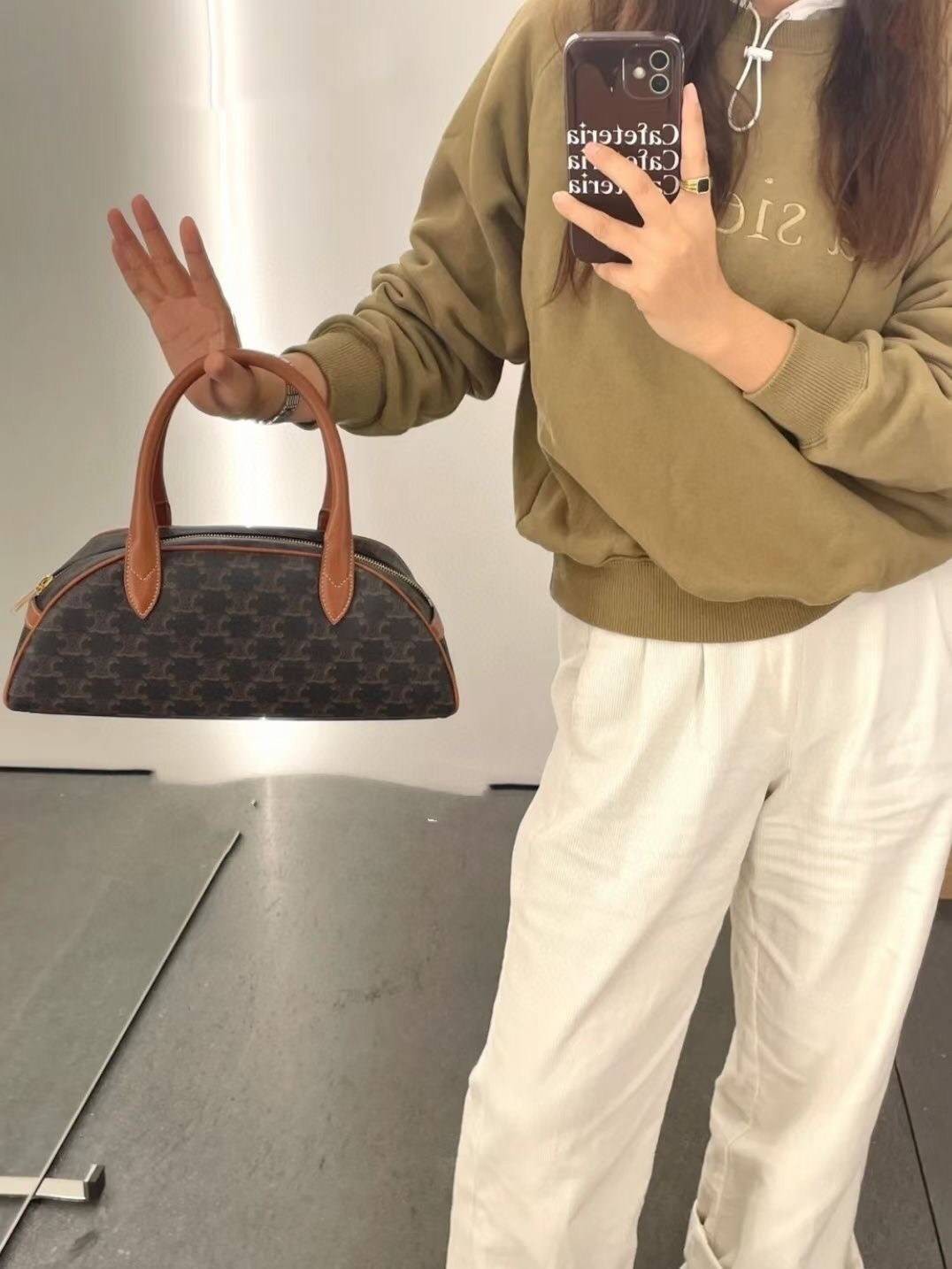 VIP 】CELINE VINTAGE BAG 2021 handlebag canvas งานหนังแท้ผสมแคนวาส โดดเด่นไม่เหมือนกับลวดลายแคนวาสที่เป็นเอกลักษณ์แบรนด์แบบไม่เหมือนใครให้ด้วยความเรียบหรู เหมาะสำหรับการใช้งานในชีวิตประจำวันเป็นอย่างมาก