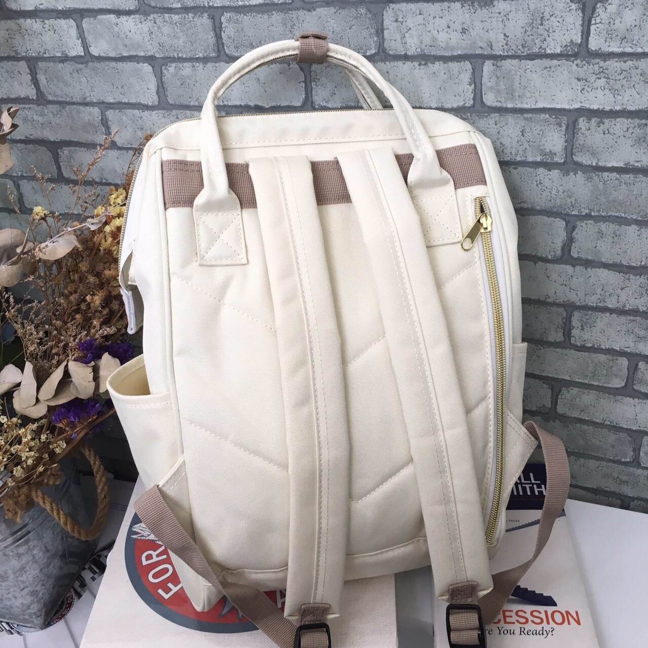 รุ่นขายดีค่า Sun earth & U รุ่นหมี Benjamin รุ่น Classic (Canvas ใบใหญ่) by anello Anello อัพเดทเทรนด์กระเป๋าที่กำลังมาแรงในตอนนี้ หลังจากที่หลายคนกำลังนิยมใช้กระเป๋าสุดฮิต อย่าง Anello จากประเทศญี่ปุ่นตอนนี้ทางแบรนด์ได้เพิ่มคอลเลคชั่นใหม่ขึ้นชื่อว่า Sun 