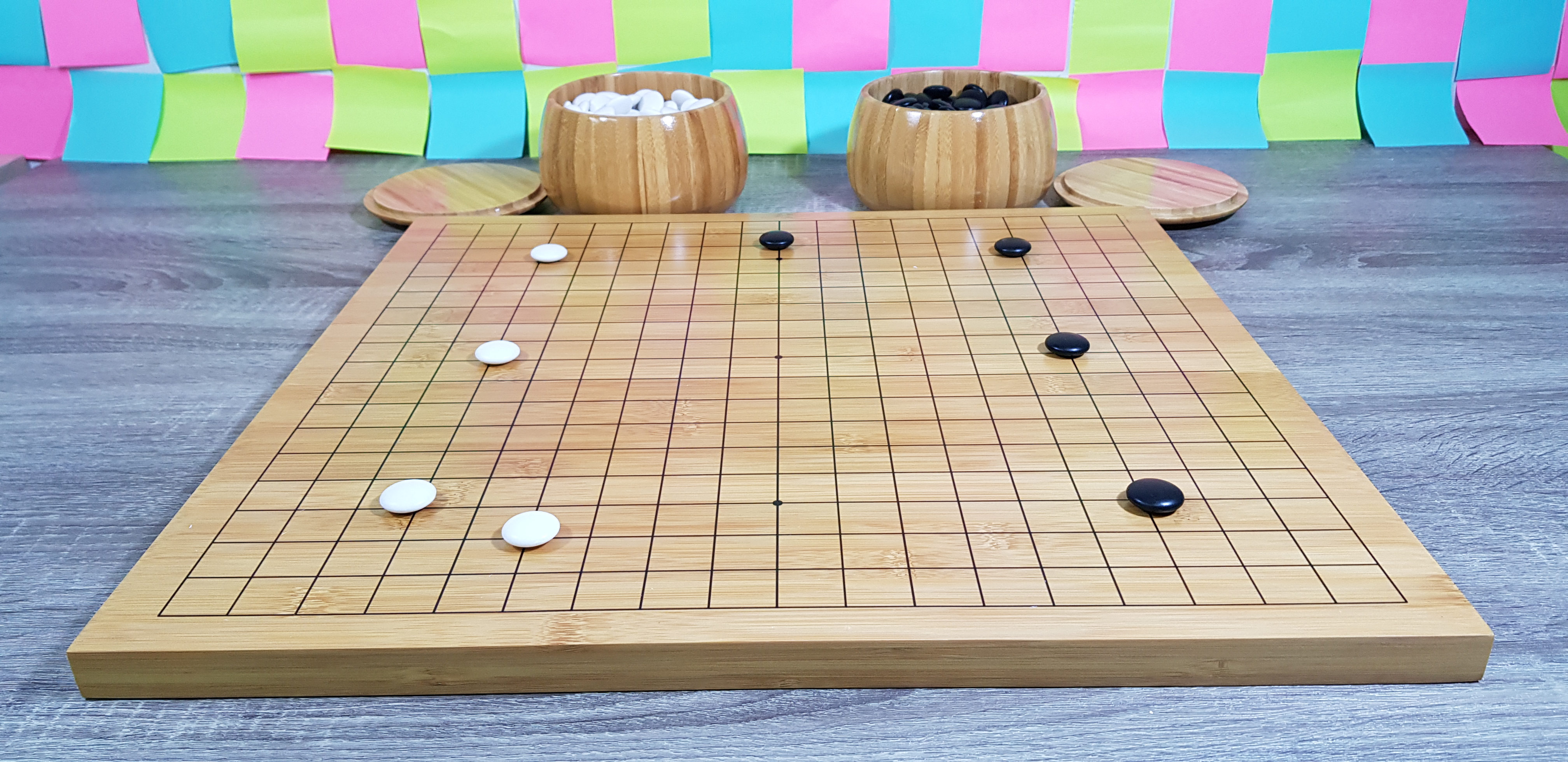 ชุดกระดานหมากล้อมไม้หนา2ซม.กระดาน19เส้นพร้อมโถไม้Torreyaและเม็ดหมากพลาสติกนูนสองด้านทรงกลม