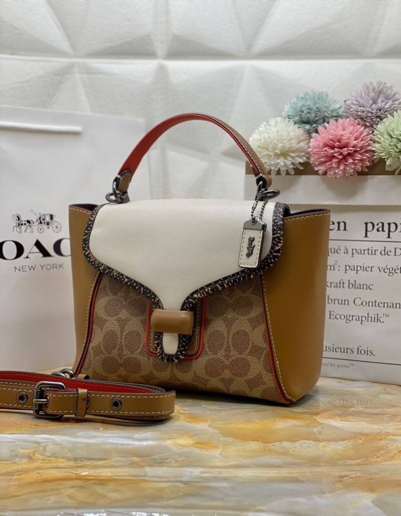 COACH COURIER CARRYALL 23 IN COLORBLOCK SIGNATURE CANVAS WITH SNAKESKIN DETAIL ((3791)) ห้ามพลาดทีเดียว สวยงามมากๆค่ะ!! กระเป๋าถือ//สะพายครอสบอดี้ร์ได้ วัสดุหนังแท้น้ำหนักเบาค่ะ รุ่นนี้โดดเด่นตรงลายของหนังผสมกันได้ลงตัวหรูมากๆ เปิดปิดกระเป๋าแบบกดล็อค ปากก