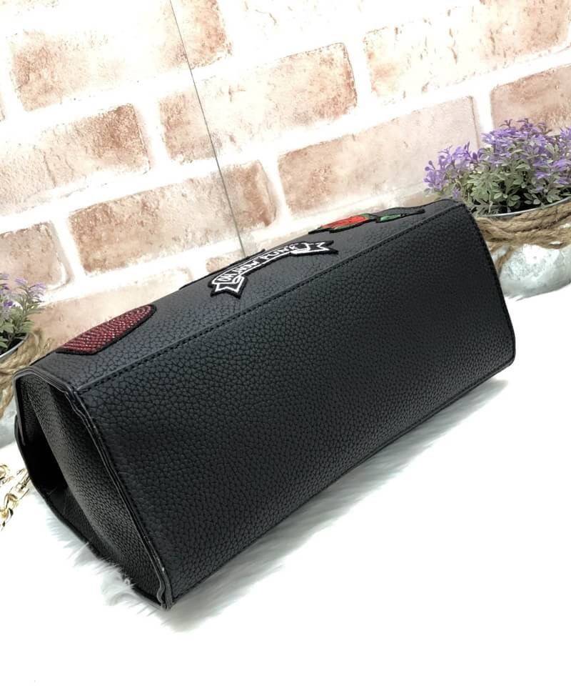 New!!! Aldo Handbag พร้อมส่ง กระเป๋าถือหรือสะพายข้าง ลายหนังลิ้นจี้ ลายหนังสวยมาก และอะไหล่ทอง เปิดปิดกระเป๋าแบบแม่เหล็ก ด้านในโล่งใส่ของได้จุ มีช่องซิปหนึ่งช่องและช่องเล็กใส่ของจุกจิก ซัปในลายแบรนด์ ด้านหลังกระเป๋ามีช่องซิปอีกช่อง มาพร้อมสายสะพายถอดออกได