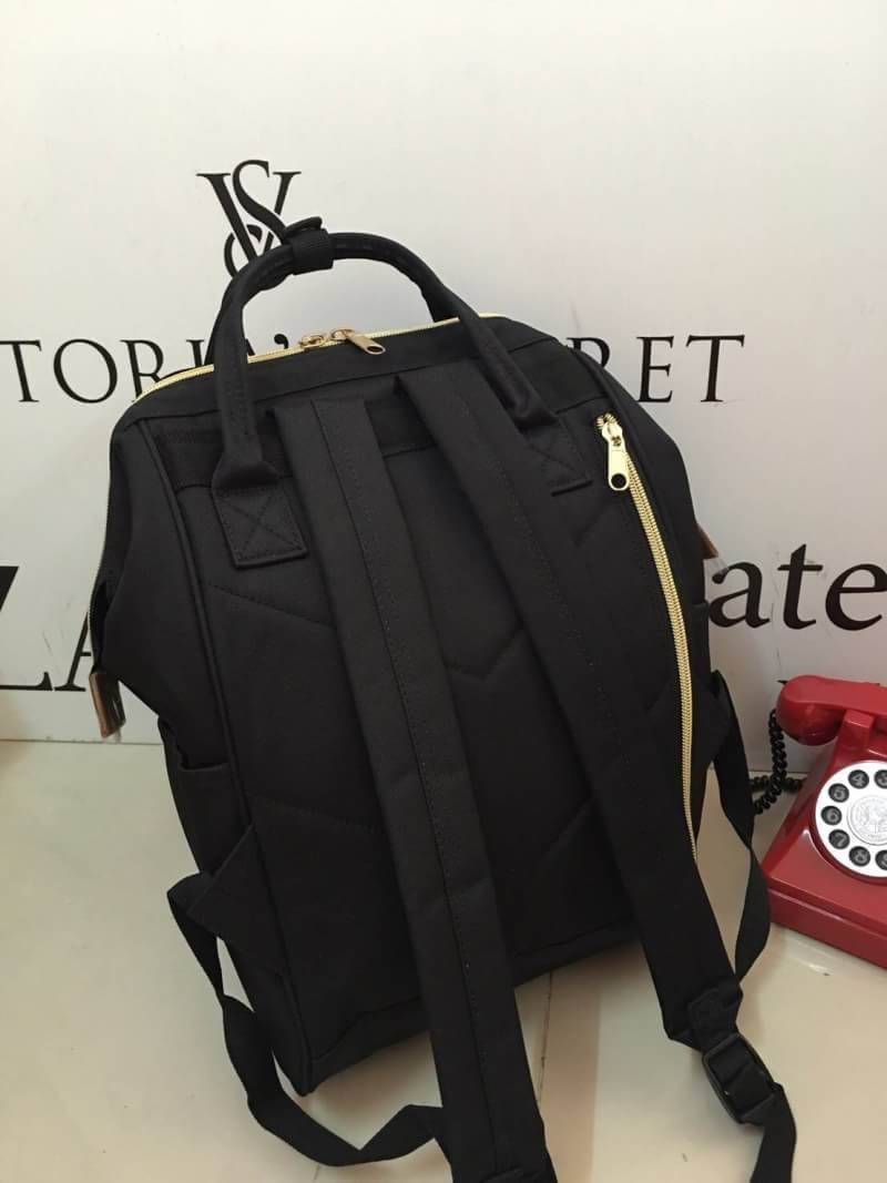 ANELLO POLYESTER CANVAS RUCKSACK รุ่นมินิ แบรนด์ดังสุดฮิตที่กำลังดังในประเทศญี่ปุ่น กระเป๋าเป้สไตล์คาวาอิ รูปทรงแปลกใหม่มีสไตล์เป็นของตัวเอง วัสดุผ้าแคนวาส ปากกระเป๋ากว้างมีโครง ง่ายสำหรับเวลาใส่สัมภาระ ภายในมีช่องเล็กและช่องใหญ่ใช้งานง่าย เปิดปิดด้วยซิปค