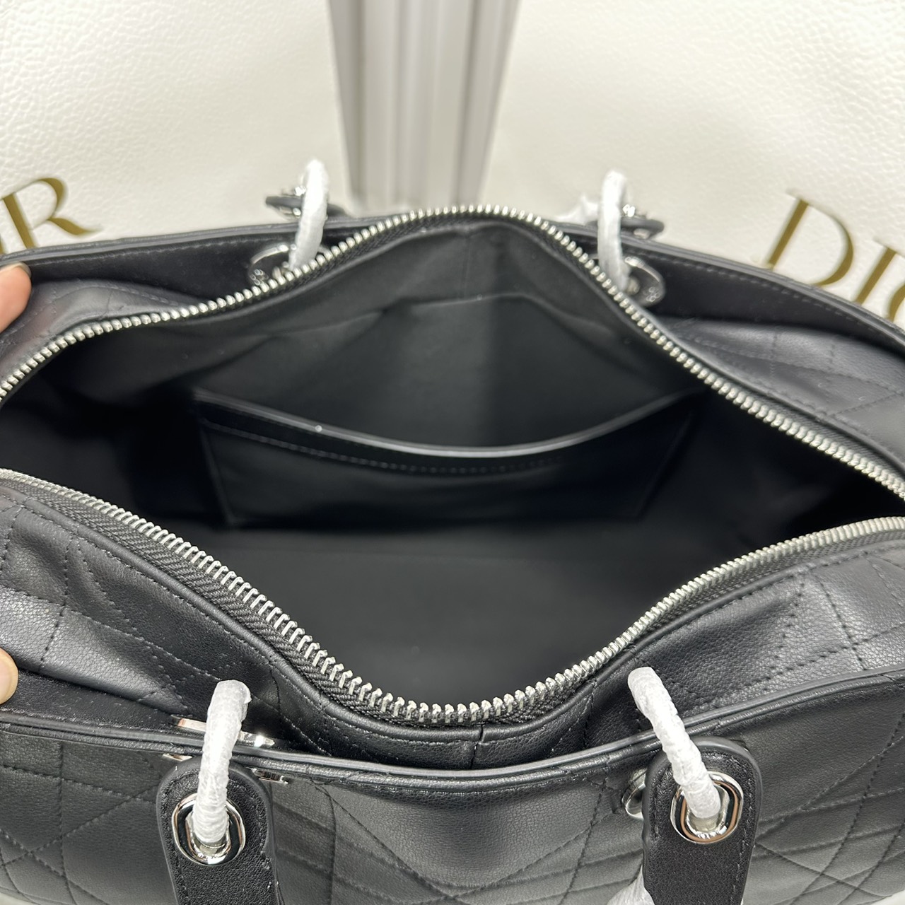 ORI หนังแท้ | Dior Granville Cannage Leather 2way Bag / Dior Keepall Bag กระเป๋าสะพายใบใหญ่ ภายในโล่งกว้างจุของได้เยอะ