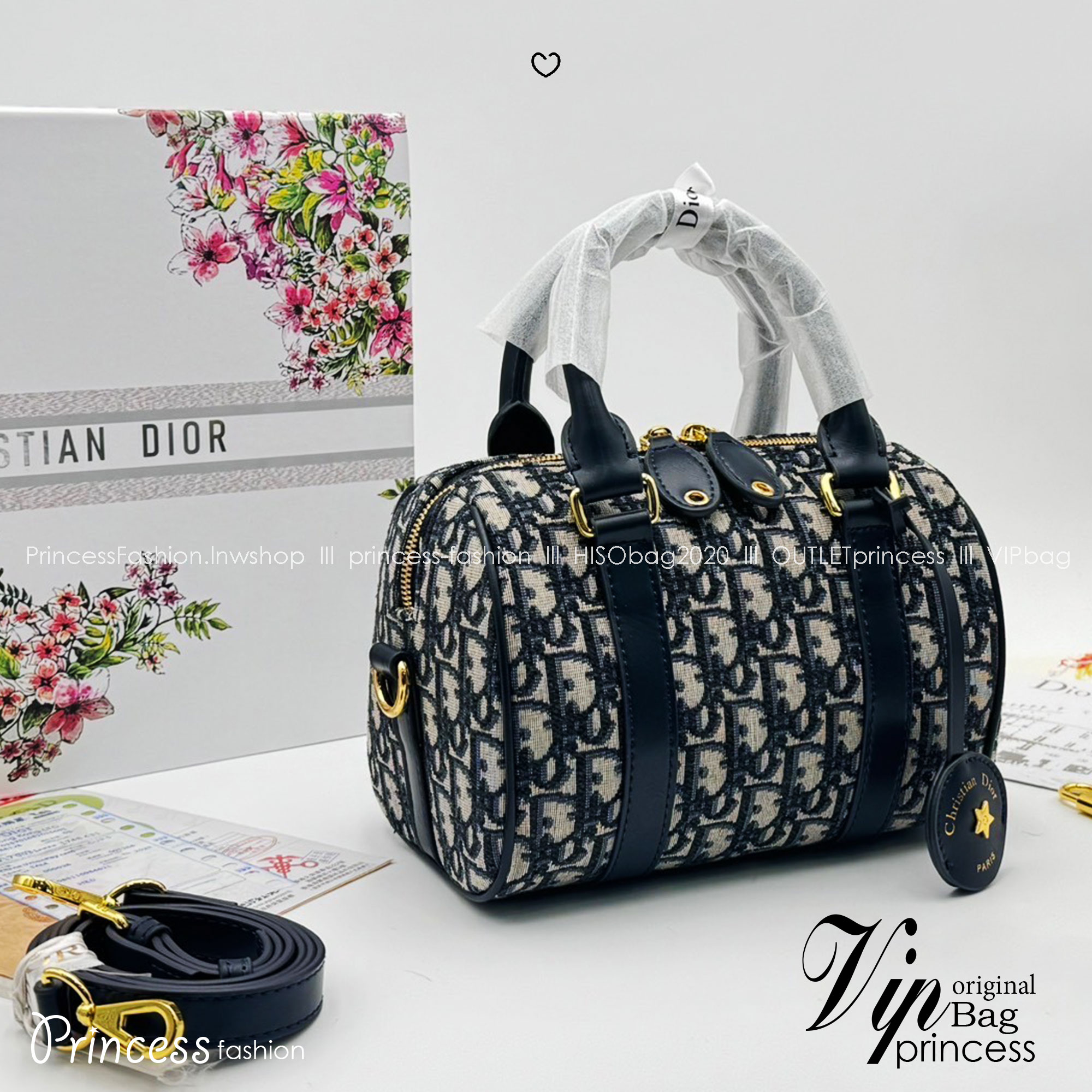 DIOR Groove 20 Bag กระเป๋าสะพายทรงบอสตันสุดคลาสสิค ดูดีและมีเทส รูปทรงหมอนยอดฮิต สวยหรูทันสมัย