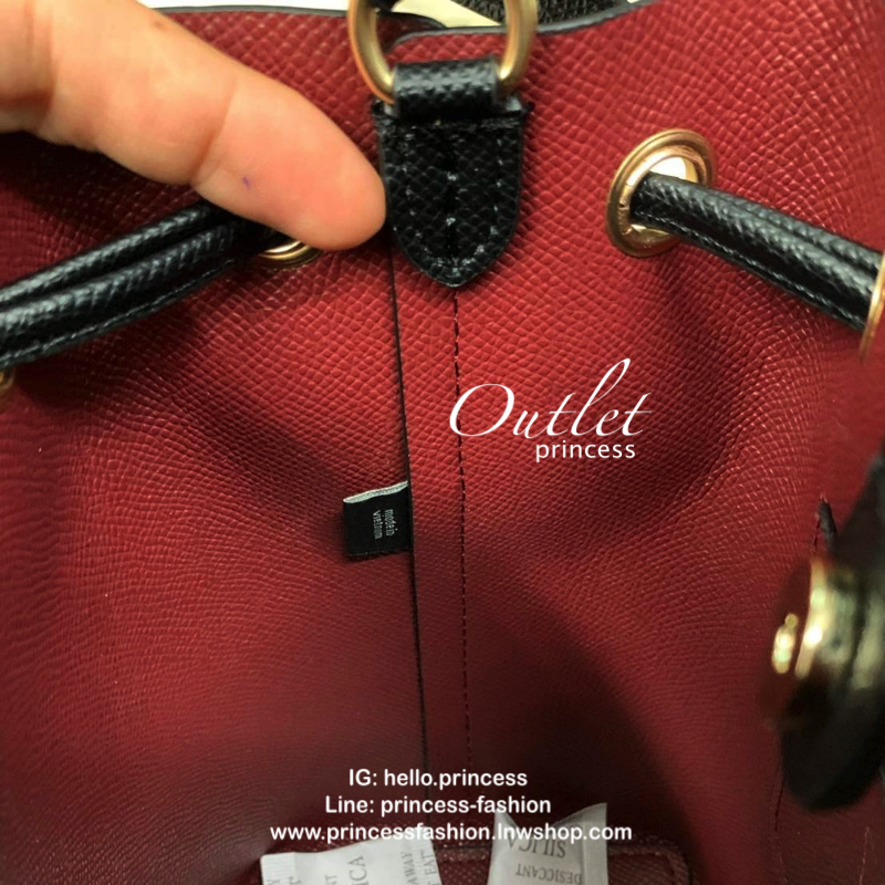 COACH LENA CROSSBODY BAG กระเป๋าสะพายทรง bucket หนังแกะแท้ หนังนิ่ม เบา ขนาดกำลังน่ารัก เปิดปิดแบย drawstring, แม่เหล็ก ภายในโล่ง ใส่ wallet กลาง มือถือทุกรุ่น และของใช้ส่วนตัว สายสะพานปรับได้ค่ะ