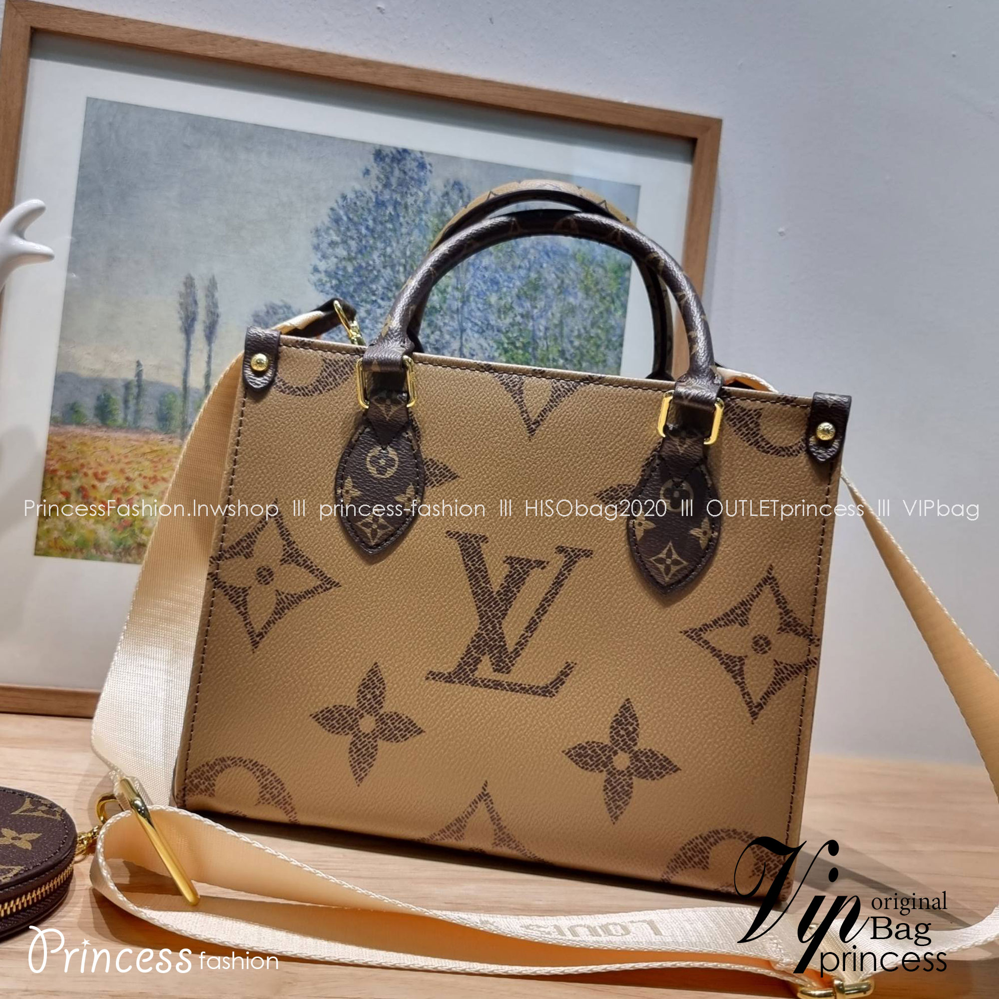 LV OnTheGo PM monogram tote bag / LV Tote Bag กระเป๋าทรงโท้ทที่ใครเห็นต้องเป็นคลั่งรัก ยอดฮิต คลาสสิค ผู้ดี หรูหราได้ทุกลุค ทุกสไตล์ มาพร้อมหูจับในตัว คล้องแขนก็ดูแพง หรือจะเกี่ยวสายครอสสะพายก็อัพลุคได้เลย