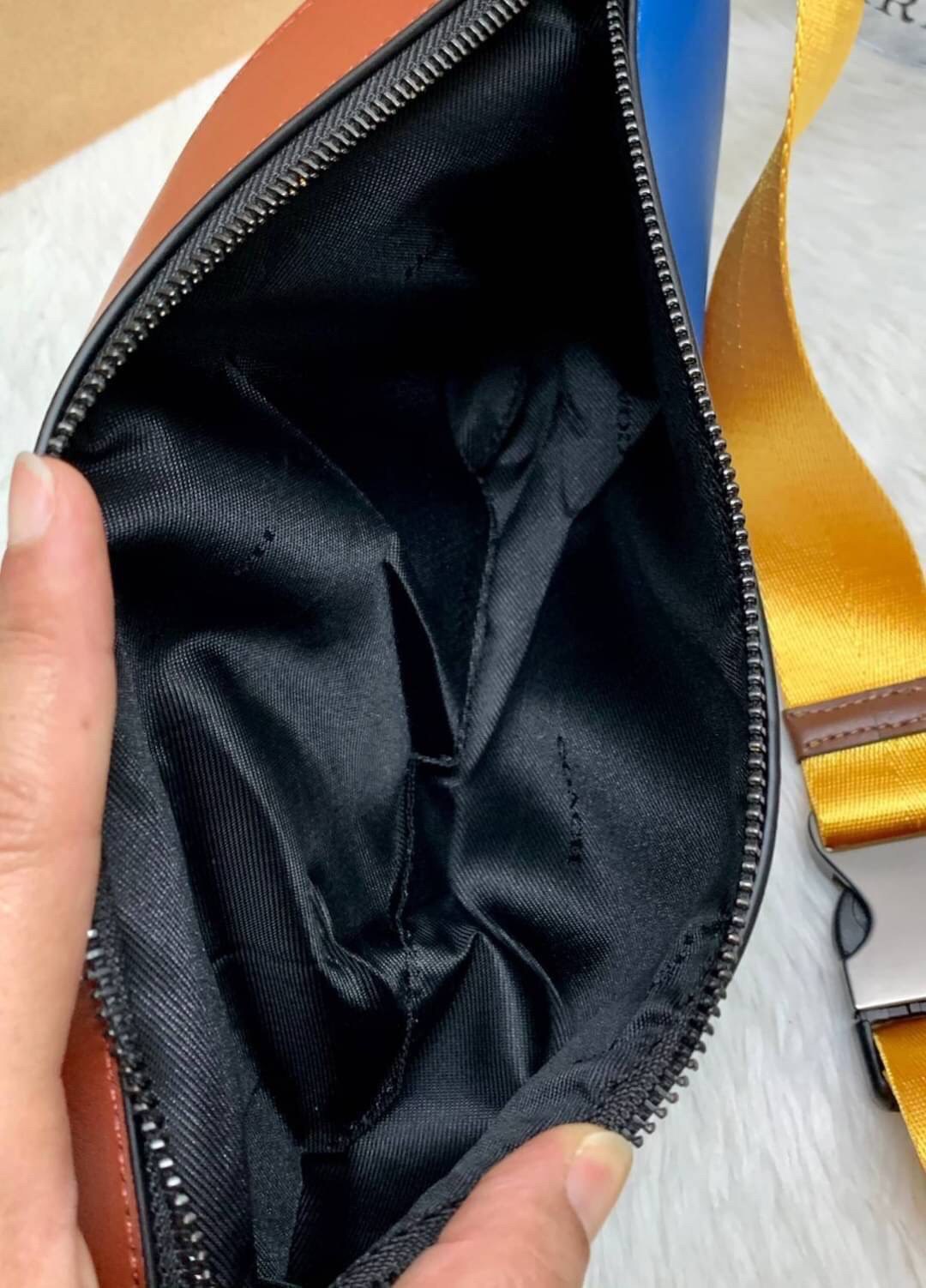 OUTTLET 】COACH RIVINGTON BELT BAG IN COLORBLOCK SIGNATURE CANVAS WITH COACH PATCH (962) รุ่นใบใหญ่จุใจ ใช้ได้ทั้งชายหญิง