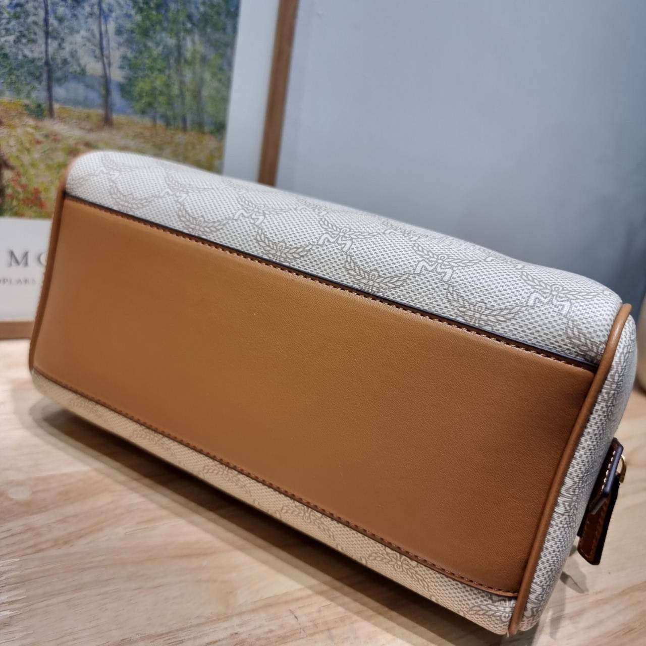 M.C.M SMALL ELLA BOSTON BAG IN LAURETOS กระเป๋าสะพายไอคอนิกโมโนแกรมใหม่ เกรดท็อปออริ สลับแท้ 1:1 เกรดดีสุด ใช้ต่างประเทศได้