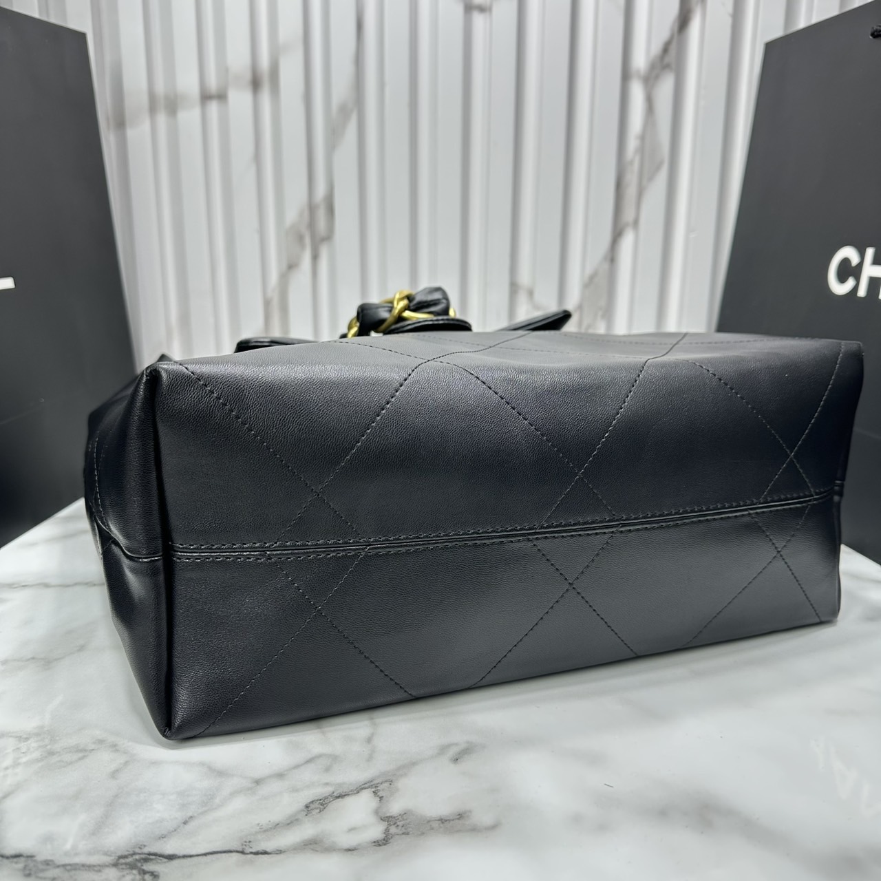 ORI หนังแท้ | CHANEL Large Hobo Bag กระเป๋าสะพายทรงโฮโบใบใหญ่ ภายในโล่งกว้างจุของได้เยอะ มาพร้อมใบเล็กสะดวกใช้งาน รุ่นใหม่สําหรับ Fall 2025