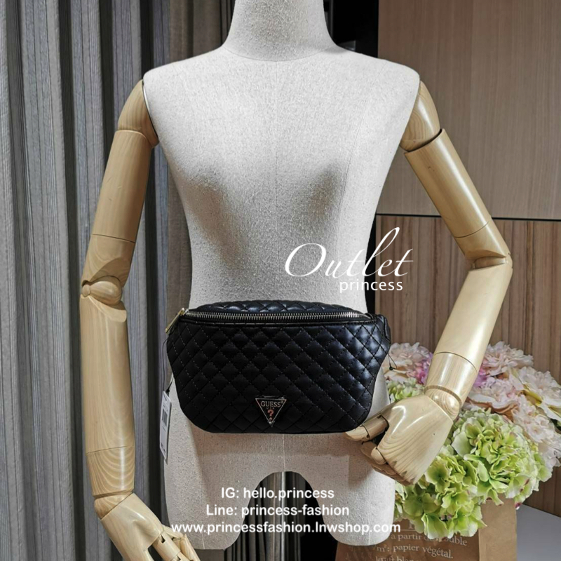 Guess Woman Factory Belt Bag กระเป๋าสะพาย/คาดเอว/คาดอก รุ่นใหม่ดีไซน์ยอดนิยมจาก GUESS FACTORY วัสดุหนังเเกะสังเคราะห์เนื้อหนานิ่มลายตาราง เปิดปิดด้วยซิปสะดวกใช้ ด้านหน้ามีโลโก้ ภายในมีโลโก้และช่องซิป มาพร้อมสายสะพายให้เลือกใช้ถึง2แบบไม่จำเจ ทั้งสายโซ่และส