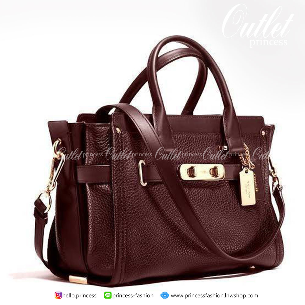 Coach Swagger 27 Pebble Leather Satchel Black Detail : กระเป๋าcoach ทรงสวย ไม่มีวันเฉย ดีเทลด้านหน้ากระเป๋าเยอะ ชิคไปอีกแบบ ภายในกว้าง ใส่ของได้มาก แถมจะถือก็ได้ หรือ สะพายกระเป๋าก็ดี มีจำนวนไม่เยอะ ใครยังไม่มีใบนี้ รีบจับรีบจองกันเลยนะคะ
