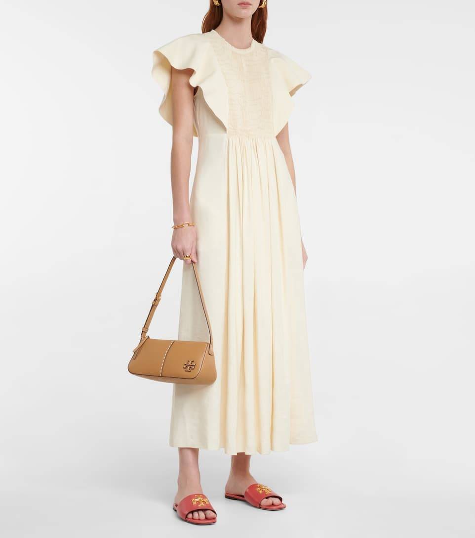 TORY BURCH MCGRAW WEDGE กระเป๋าสะพายไหล่ ทรงสวยไม่ซ้ำ ไม่เกร่อ!! สะดวกใช้งาน ดีไซน์เรียบแต่แฝงความหรู และคลาสสิคในตัว วัสดุหนังลูกวัว สัมผัสดี สวยคม เปิด-ปิดด้วยซิป ภายในเป็นช่องโล่ง มีช่องย่อยเก็บบัตร มาพร้อมสายสะพายในตัว ปรับได้อีกเล็กน้อย ไอเท็มนี้เหมา