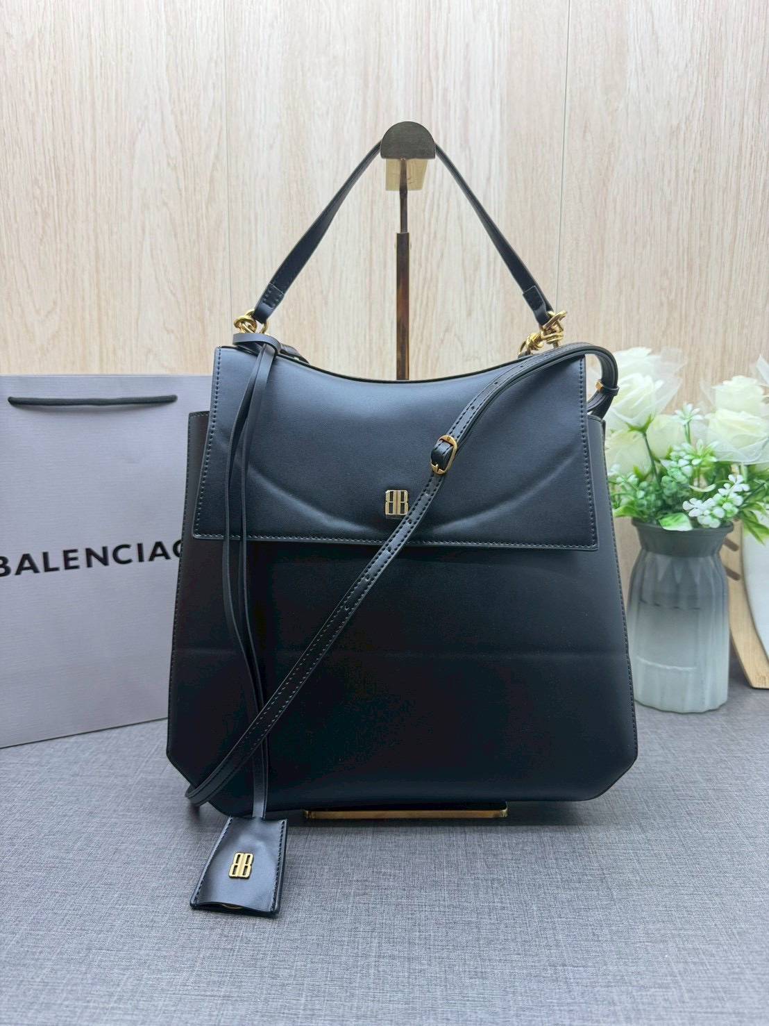 ORI หนังแท้ | Balenciaga Nano Medium Top Handle Bag 27cm กระเป๋าสะพายทรงโท้ท ดีไซน์ใหม่สวยเก๋ตามแบบฉบับแบรนด์