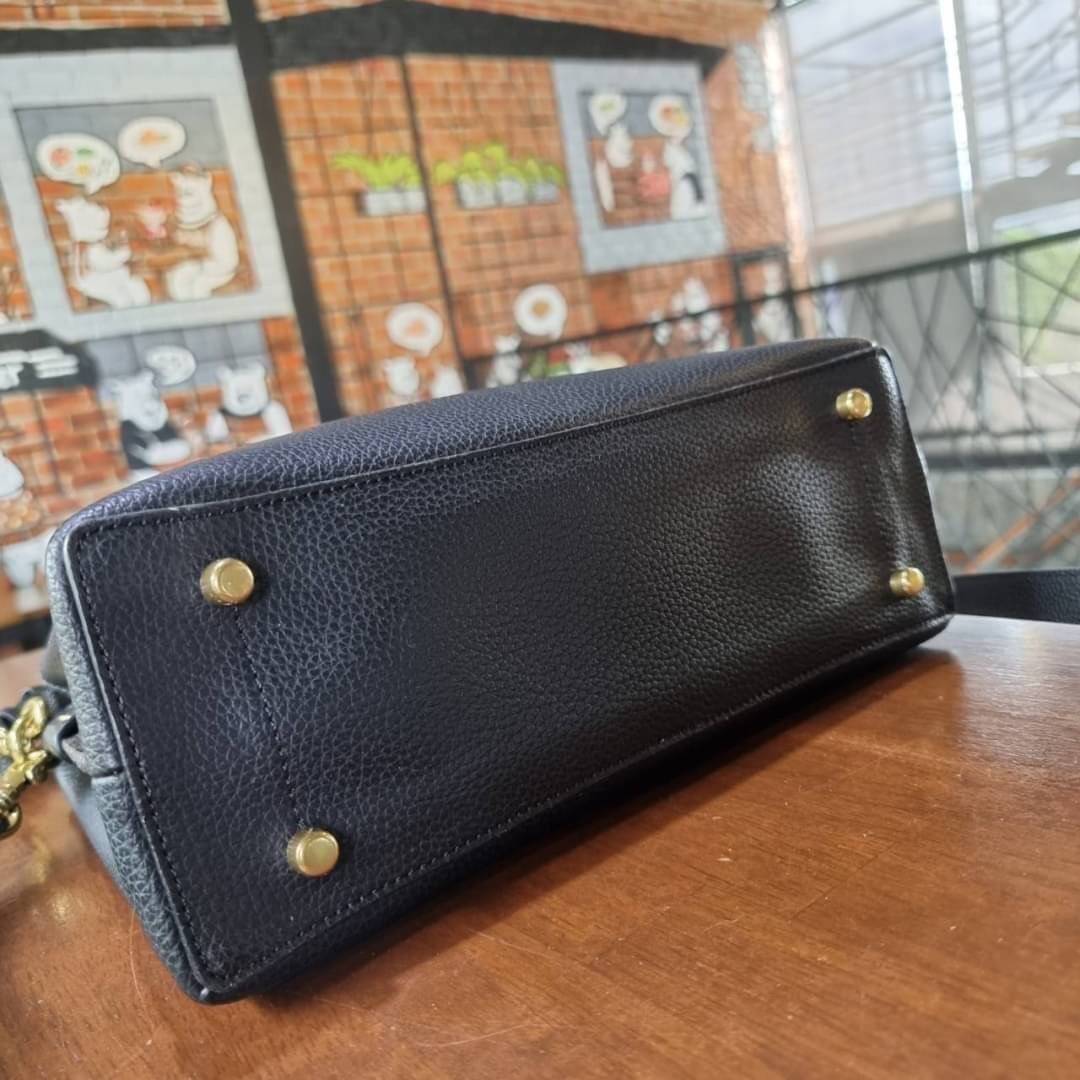 COACH WILLOW SHOULDER BAG ((C2745//C2590//C2621)) พร้อมส่งที่ไทย รุ่นแนะนำค่ะ🔥🔥 🔺กระเป๋าหิ้ว//คล้องไหล่//สะพายข้าง สุดคุ้ม! หนังแท้ชั้นดี ได้ไปหลงรักแน่นอนค่ะ หนังสวยมากๆ😘 🔺ตัวกระเป๋าแบ่งเป็นสองช่องหลัก ด้านนึงเป็นแ