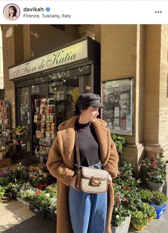 Gucci Horsebit Shoulder Bag กระเป๋าสะพายไหล่ วัสดุผ้าใบ GG Superme ตัดแต่งหนังแท้ สายสะพายไหล่ปรับระดับได้ ด้านในมี 1 ช่องซิป อะไหล่ทองหรูหรา ดาราเซเลปใช้เพียบ ไม่มีเอ๊า เรียบหรูดูแพงสุดๆค่า