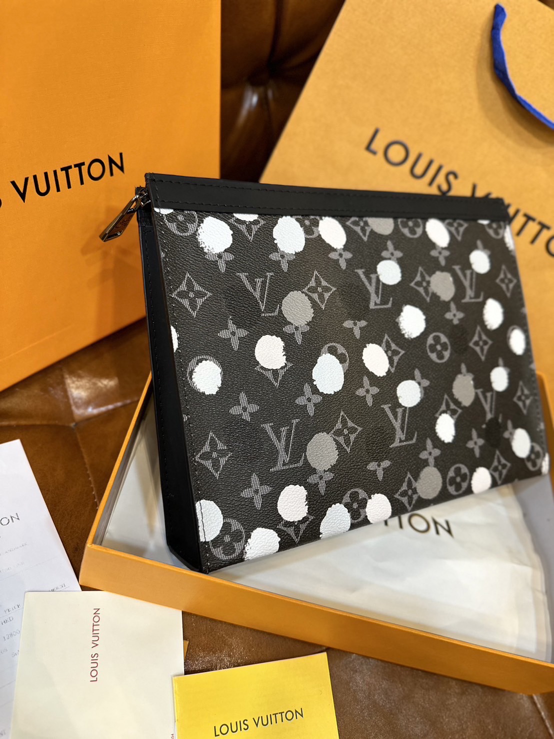 พร้อมส่ง 15 แบบ LV Pochette Voyage MM / LV Clutch กระเป๋าถือทรงคลัช ทรงพอช เกรดออริ สลับแท้ 1:1 ใช้ต่างประเทศได้ ใช้ได้ทั้งชายหญิง
