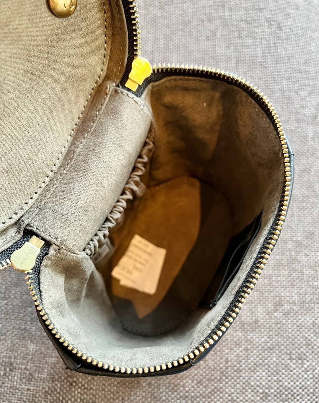 KIRA VANITY SHEEPSKIN / Tory Burch Kira Sheepskin Chain Messenger Handbag ((138999)) ที่สุดของความสวย ที่สุดของความLuxurious พร้อมส่งที่ไทย ล่าสุด! กับกระเป๋าหิ้วก็หรู สะพายข้างก็เริ่ด