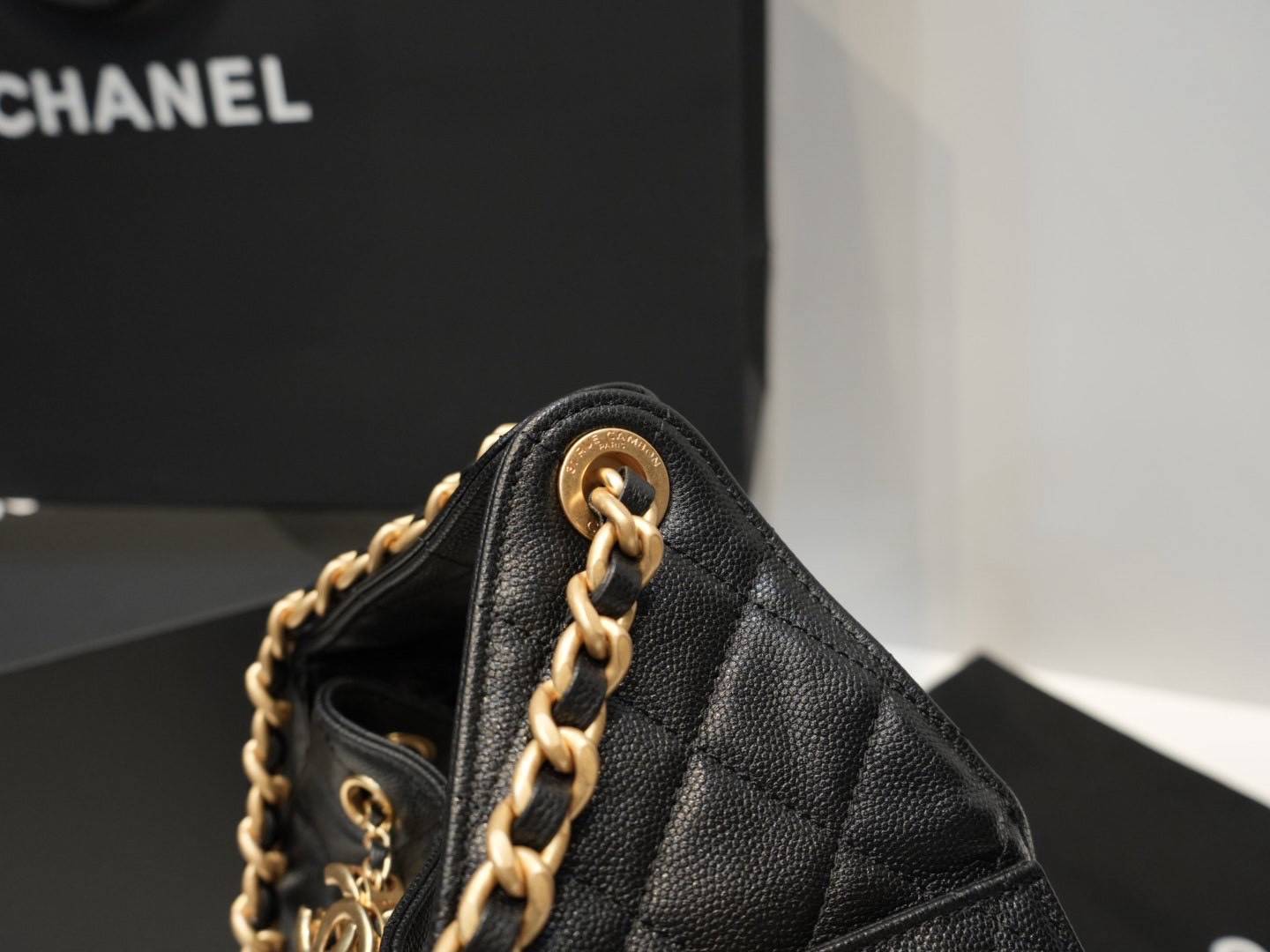 TOP ORI หนังแท้ | CHANEL 25 Small Handbag Spring-Summer 2025 กระเป๋าสะพายรุ่นใหม่สุดฮอตแห่งปี หนังแท้ลายเกรน ที่สุดแห่งความไอคอนิก มาพร้อมใบเล็ก อะไหล่สีทองสวยหรู
