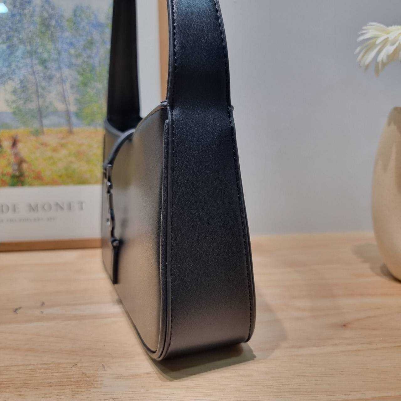 YSL le 5 À 7 in shiny leather bag กระเป๋าสะพายไหล่ตัวแม่ คลาสสิค ดีเทลหรู สวยครบทุกมุม ตอบโจทย์สาวๆทุกไลฟ์สไตล์