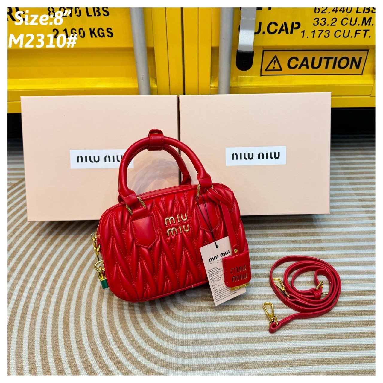 MIU MIU ARCADIE METELASSE MINI LEATHER BAG กระเป๋าถือ/สะพายสุดชิค ที่ไม่มีตอนนี้คือพลาด ดีไซน์เพิ่มดีเทล ด้วยการเดินด้ายเป็นเอกลักษณ์ สวยดูแพง