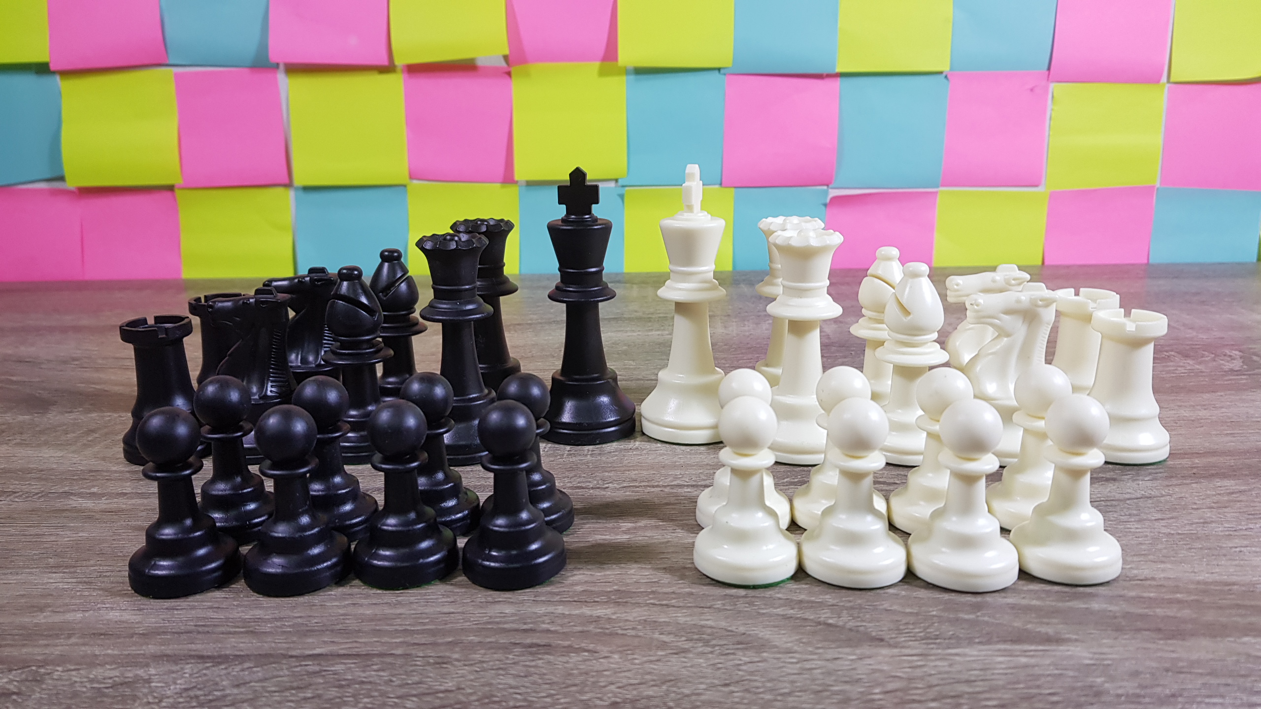 ตัวหมากรุกสากลตัวเรซิ่น