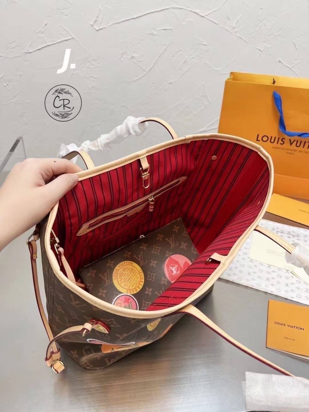 LV Neverfull Monogram Bag / LV Shopping Bag 14" กระเป๋าสะพายใบใหญ่จุใจ หนังลายโมโนแกรม ทรง tote มาใหม่ มาพร้อมกระเป๋าใบเล็ก งานปั้มแบรนด์ทุกจุด สกรีนลายชัดเจน สีสวย ภาพถ่ายจากงานขายจริง ใช้งานต่างประเทศได้