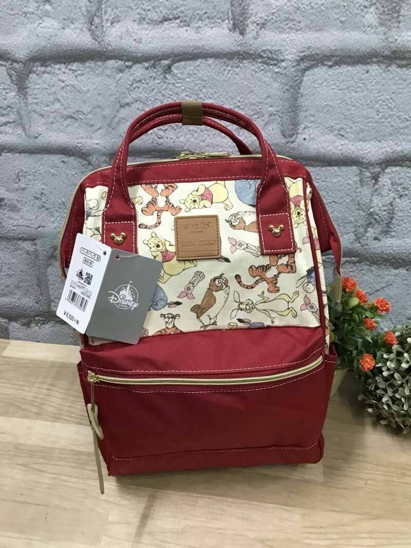 Anello x Walt Disney Mickey & Friends Limited Edition Japan Backpack เป็นการร่วมงานของ anello และวอล์ทดิสนีย์ ที่มาวาดลวดลายลงบนกระเป๋าเป็นตัวละครดิสนีย์ที่มีสีสันน่ารักสดใส วัสดุ canvas คงแบบฉบับที่ปากกระเป๋ามีโครง อีกหนึ่งคอลเลคชั่นที่ควรต้องมีไว้ครอบคร