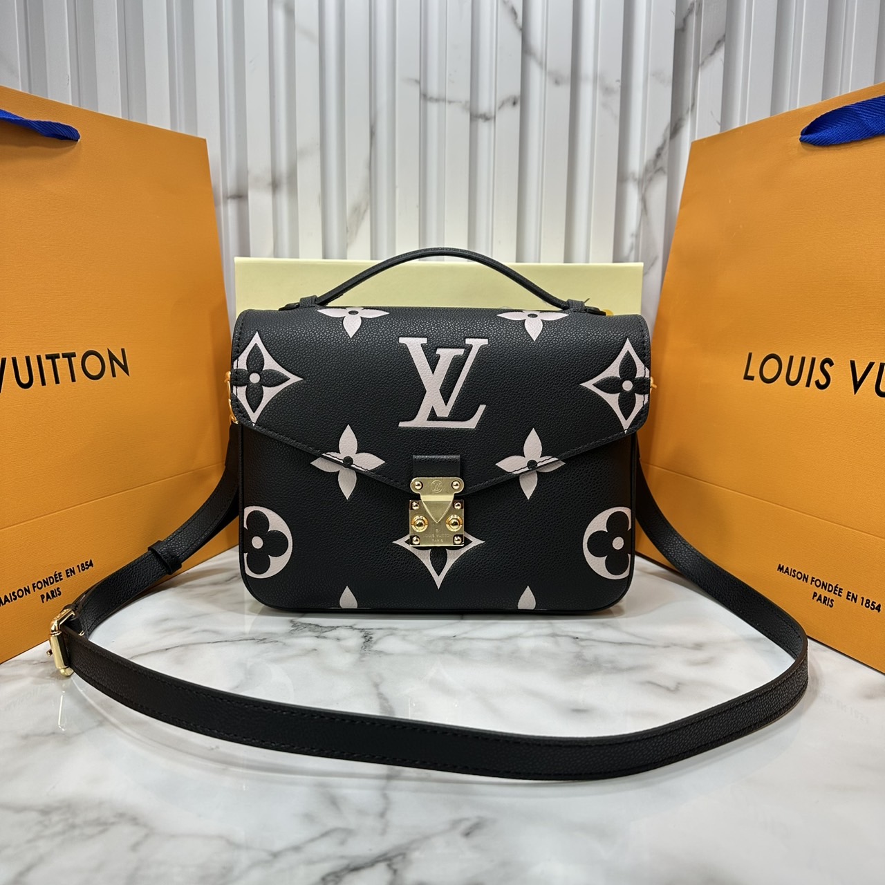 ORI หนังแท้ | LV Pochette Metis Monogram Empreinte leather กระเป๋าสะพาย อีกหนึ่งผลงานเด่นประจำฤดูกาล Spring 2021
