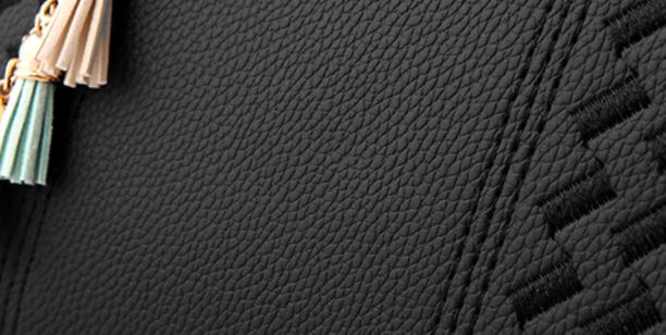 กระเป๋าสะพายข้างผู้หญิง กระเป๋าถือ ทรงคุณนาย กระเป๋าหนังแบบผู้ใหญ่ วัยทำงาน แต่งพู่ เพิ่มสีสัน แยก 3 ช่อง 802542